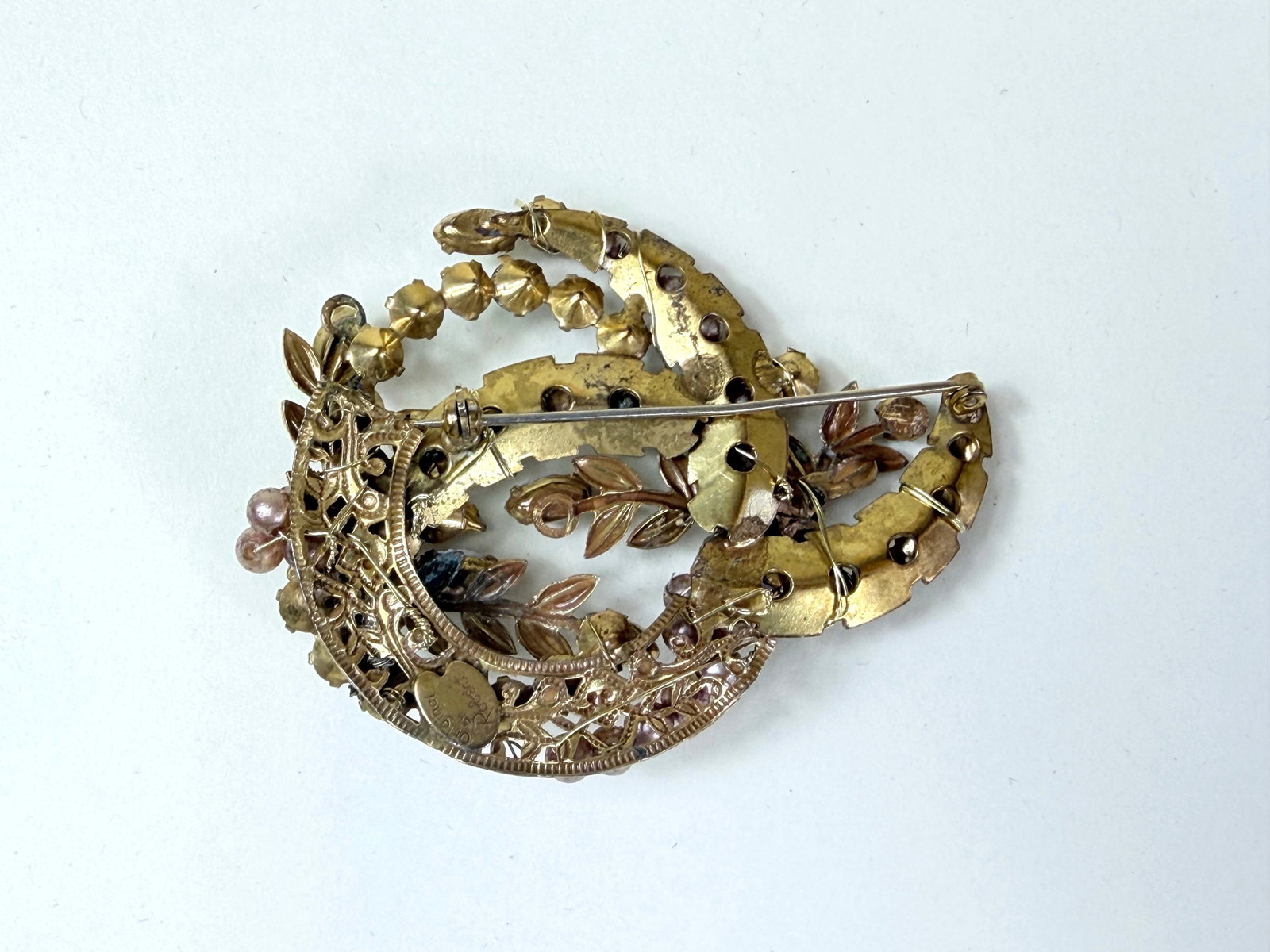 TWO VINTAGE BROOCHES - 3