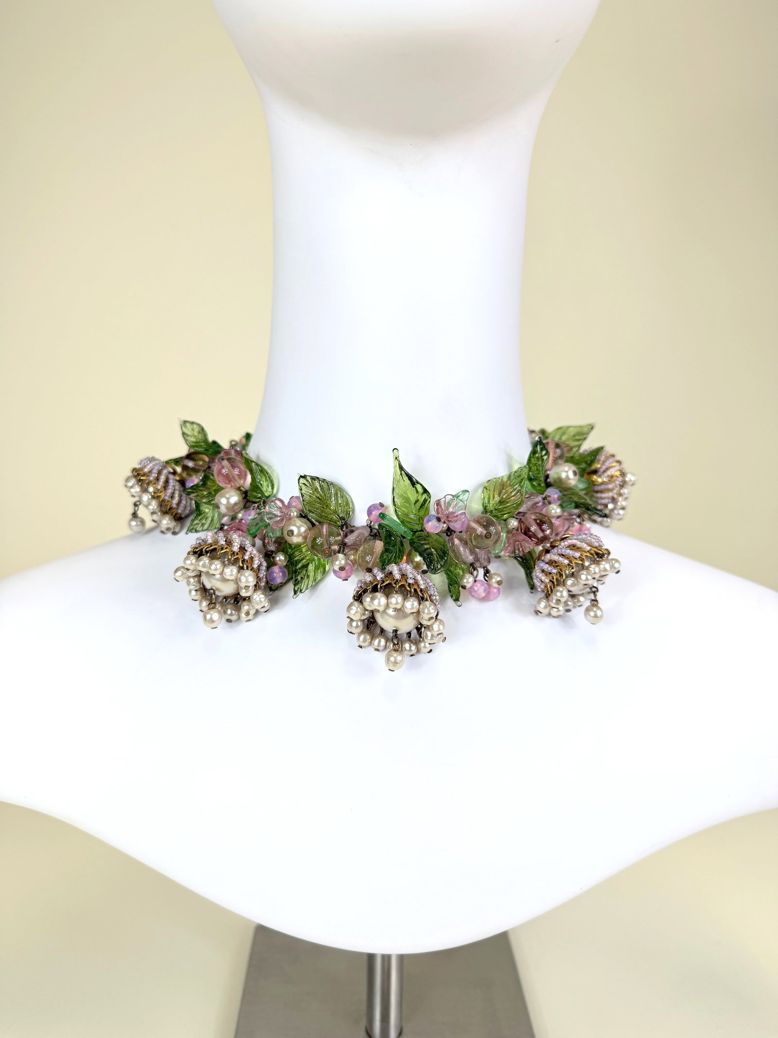 VINTAGE MIRIAM HASKELL STATEMENT CHOKER (1 of 7)