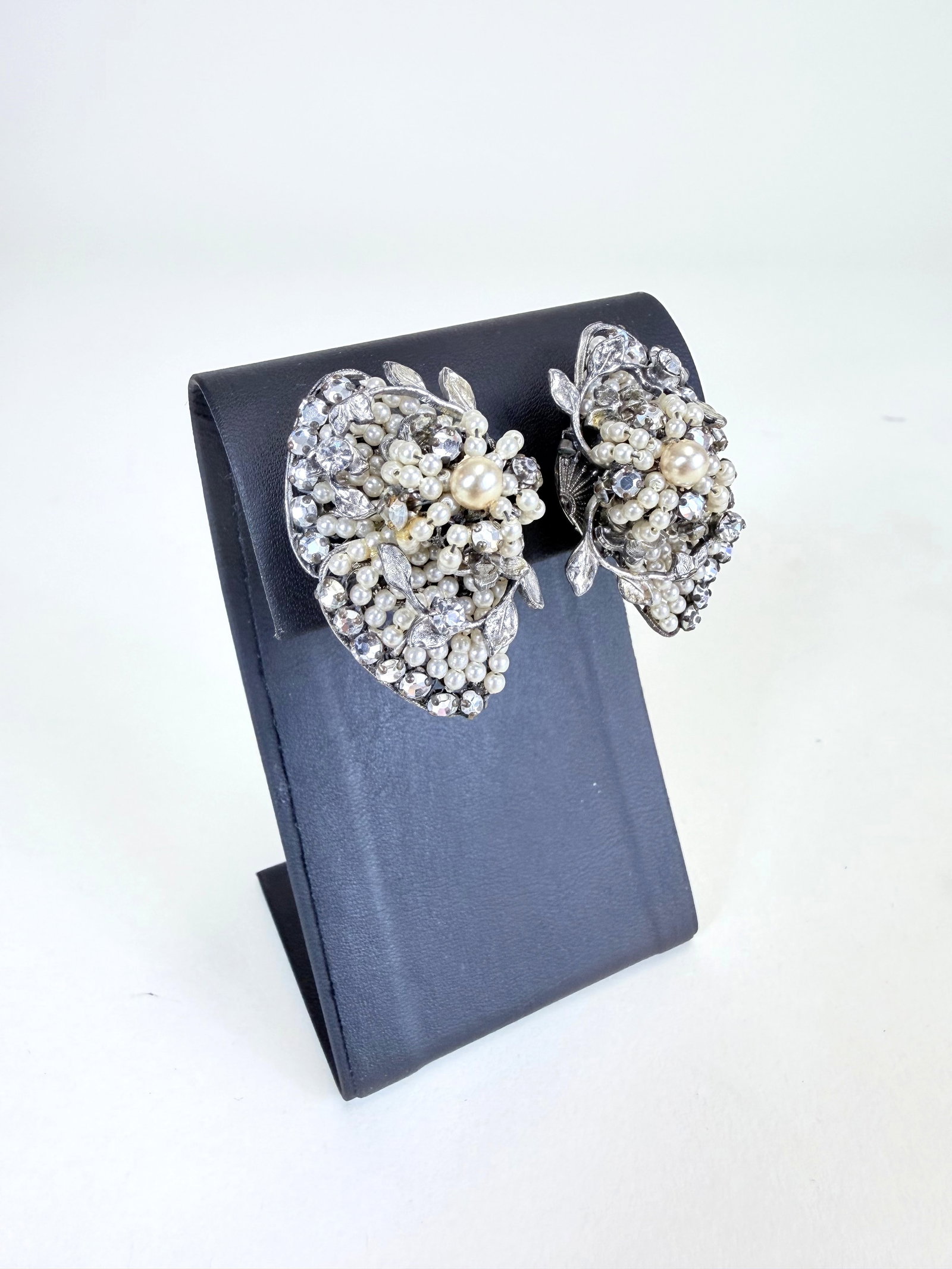 VINTAGE ORIGINAL BY ROBERT EARCLIPS - 2