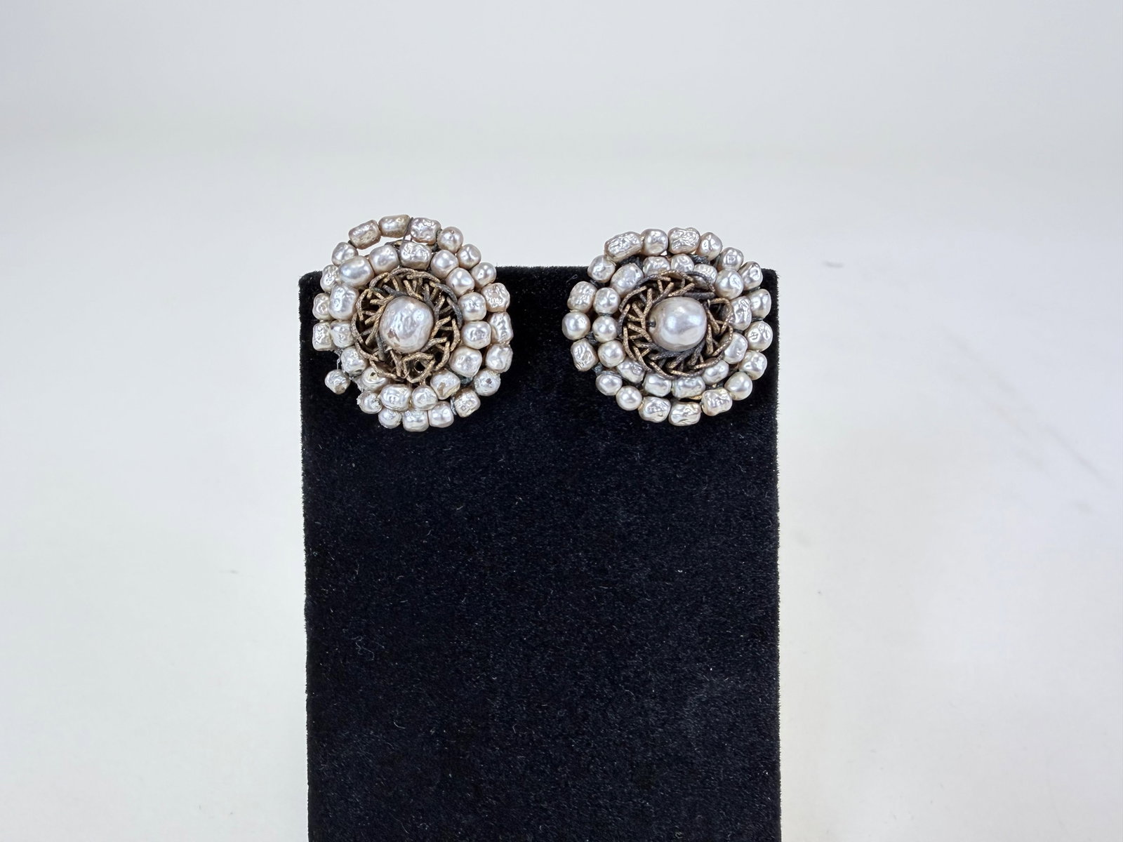 PAIR OF VINTAGE EARLY MIRIAM HASKELL EARCLIPS (1 of 4)