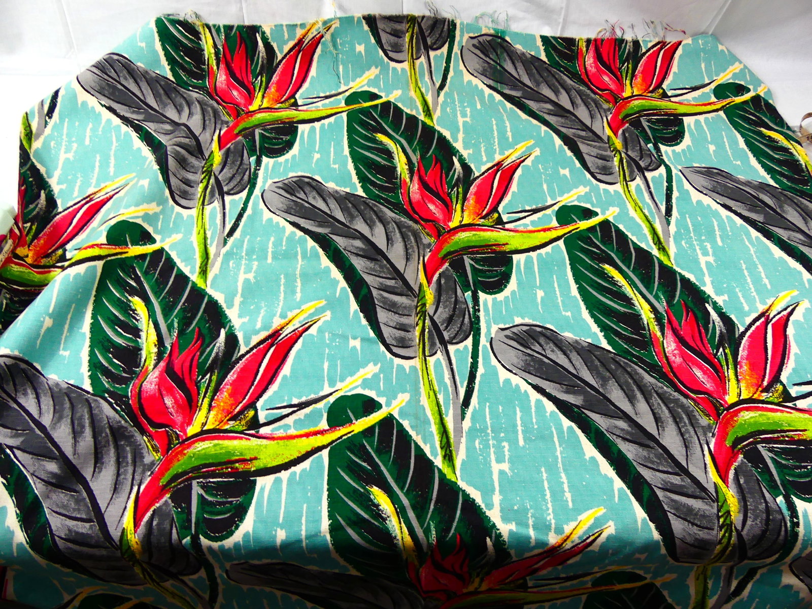 VINTAGE 1960s TROPICAL LEAF & FLOWER PRINT COTTON FABRIC: approx. 47" x 142", see photos