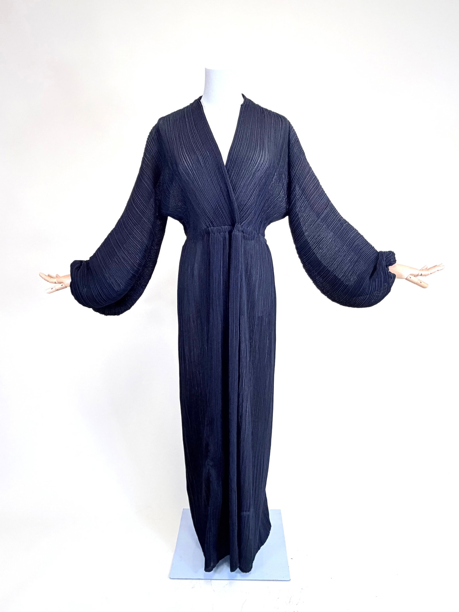 VINTAGE 1970s MICRO-PLEATED DESIGNER OVERDRESS (1 of 9)