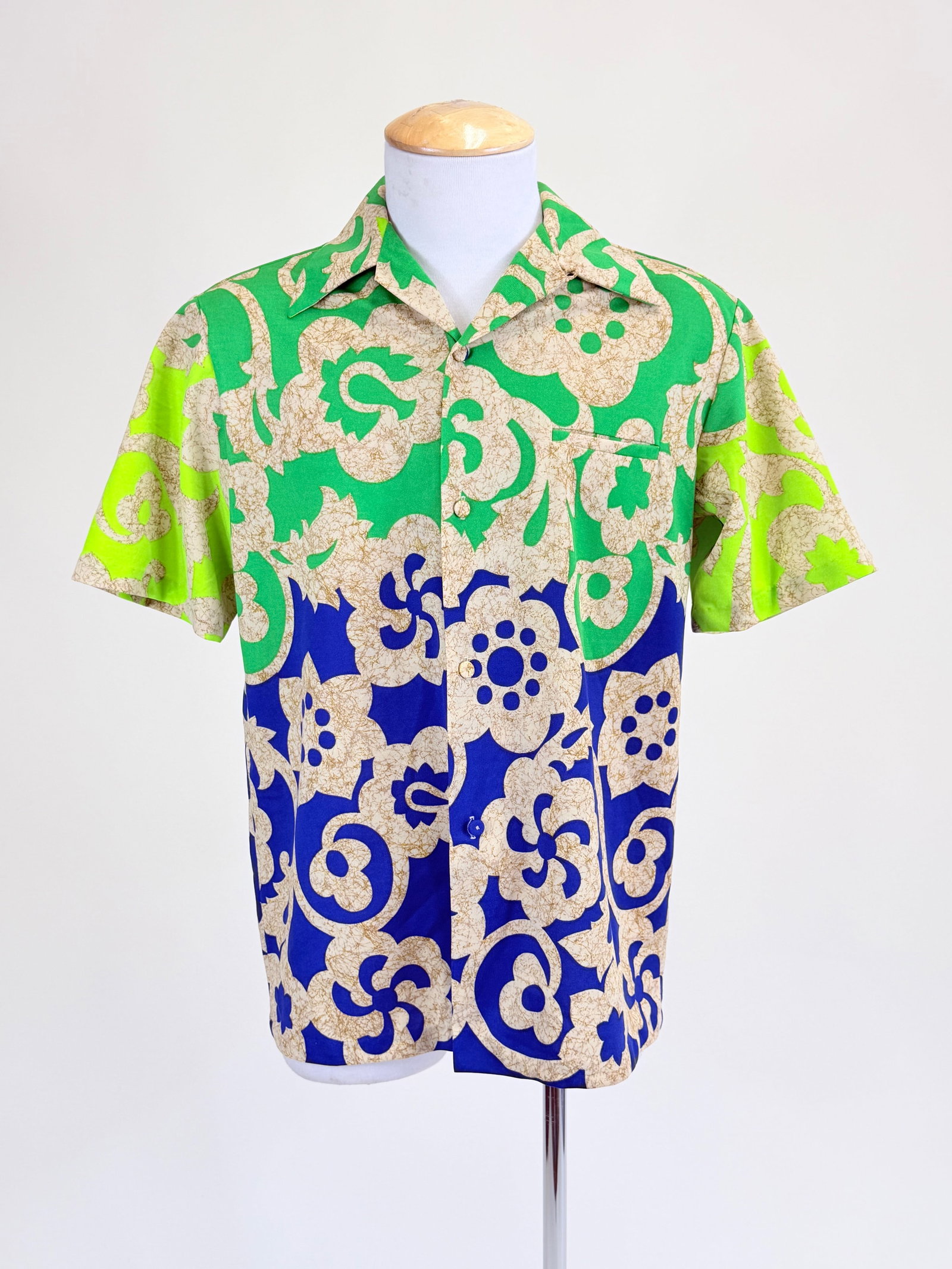 VINTAGE 1970s PRINTED HAWAIIAN SHIRT (1 of 6)