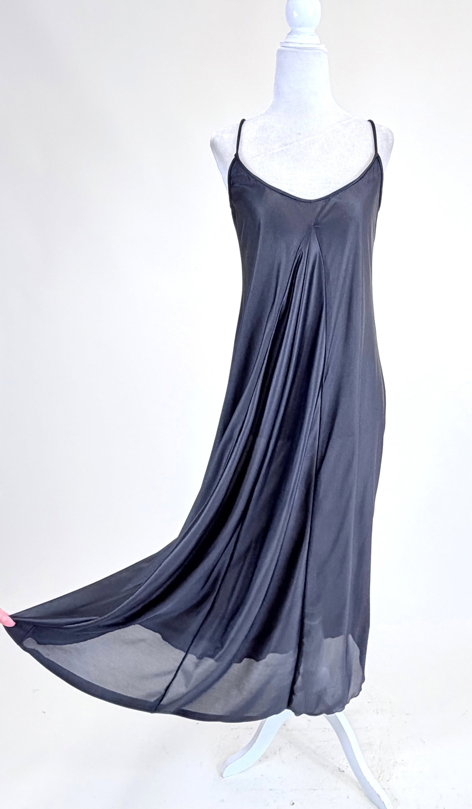 VINTAGE BLACK SLIP