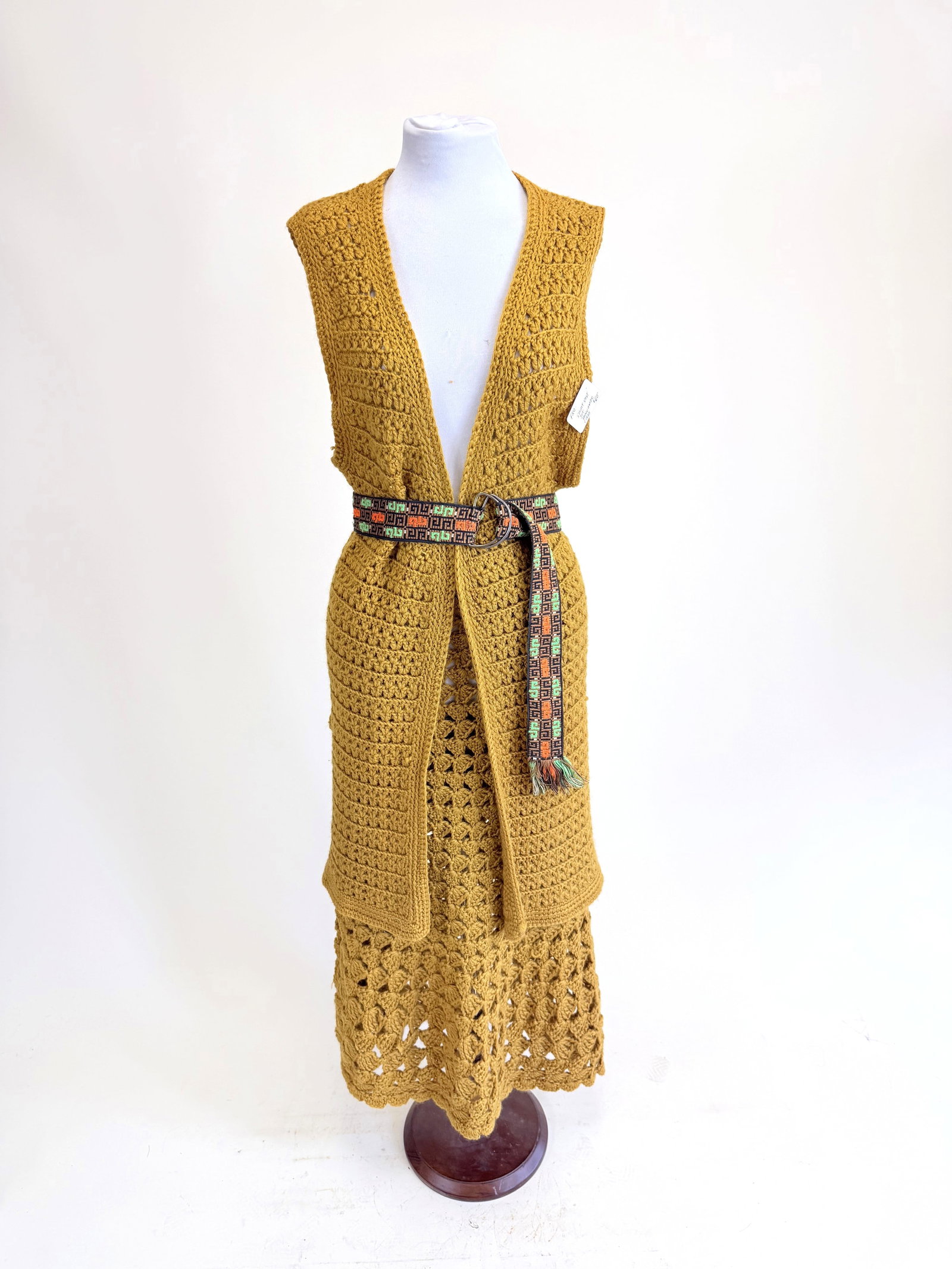 VINTAGE 1960s 2-PIECE HAND KNIT VEST & MATCHING SKIRT (1 of 10)