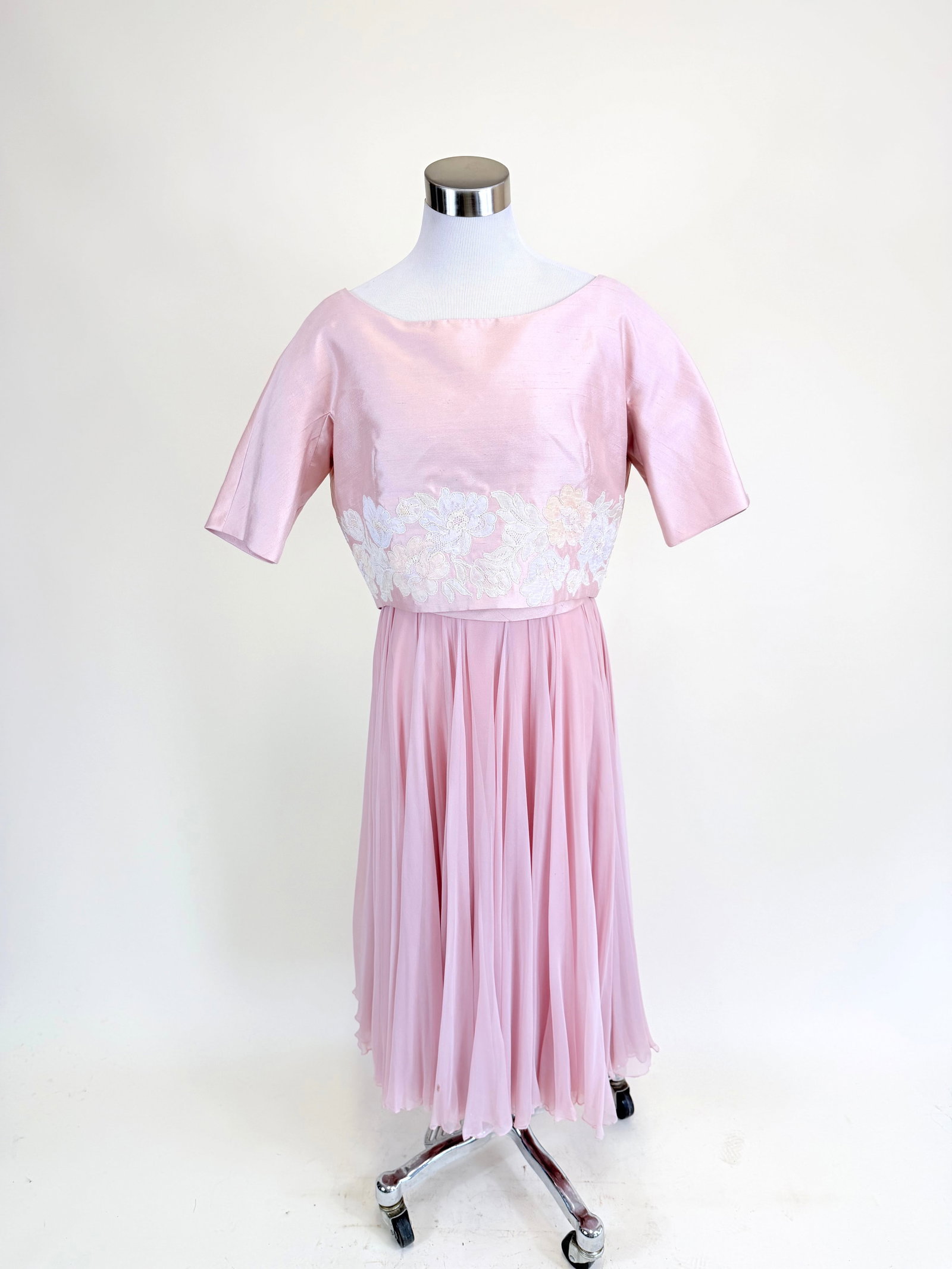 VINTAGE 1960s 2-PIECE SILK & CHIFFON EVENING ENSEMBLE (1 of 10)