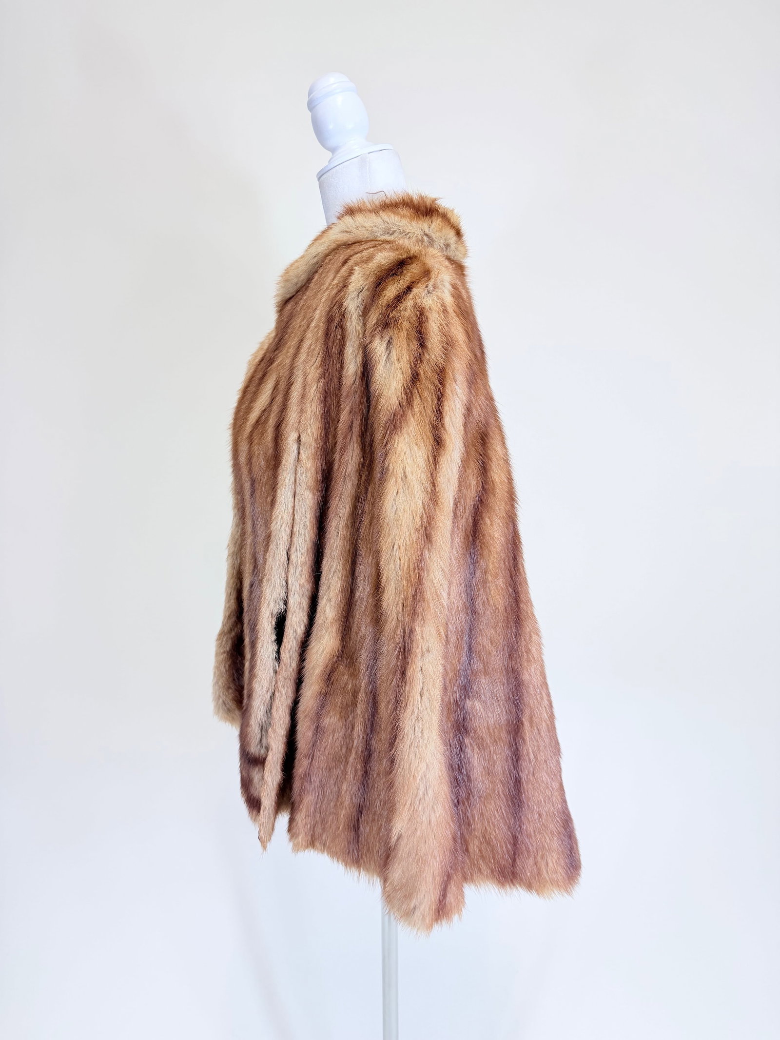 VINTAGE FUR CAPE - 3