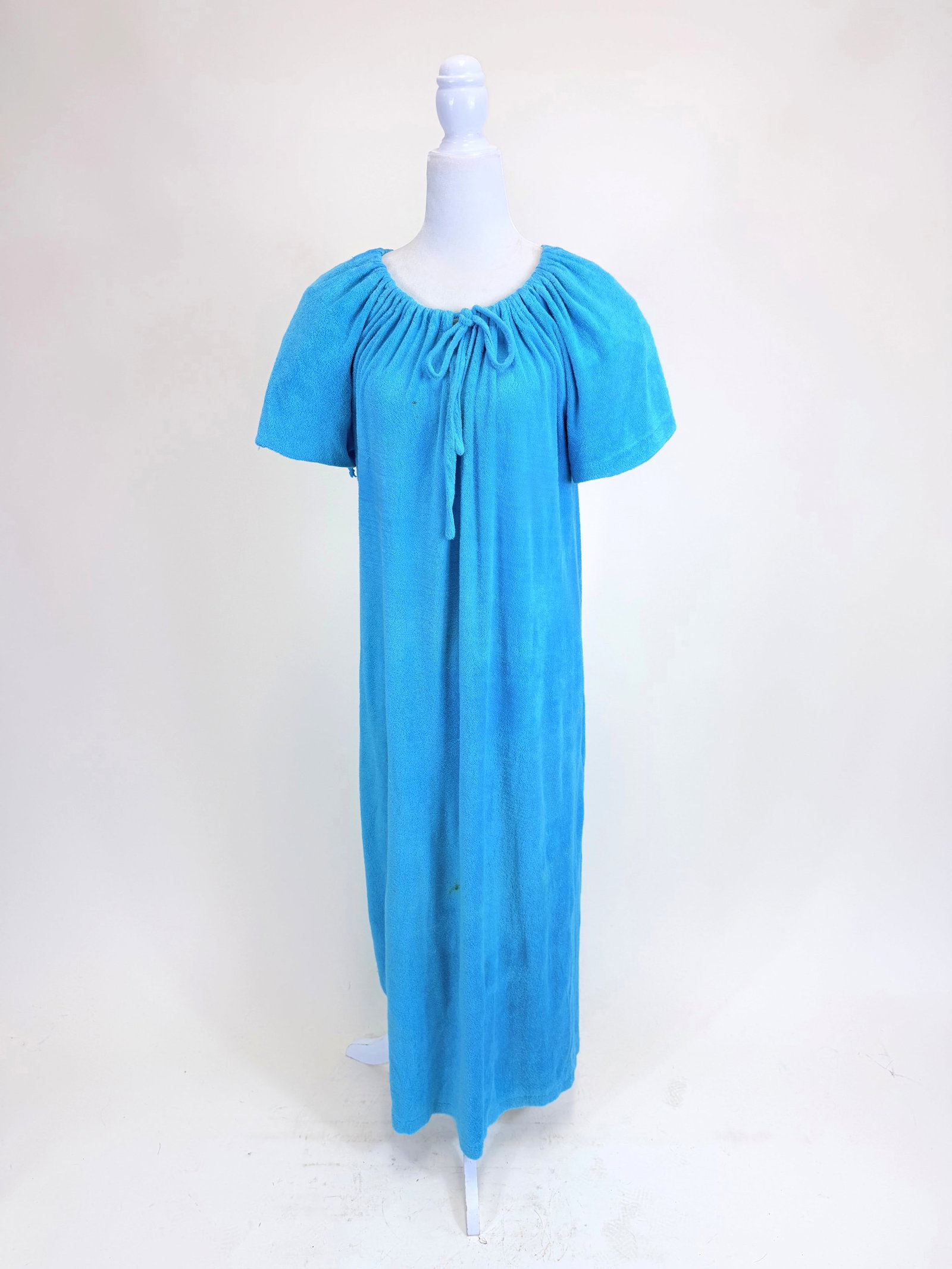 VINTAGE 1970s TERRYCLOTH BEACH OR POOLSIDE DRESS: B/W 46", staining, see photos