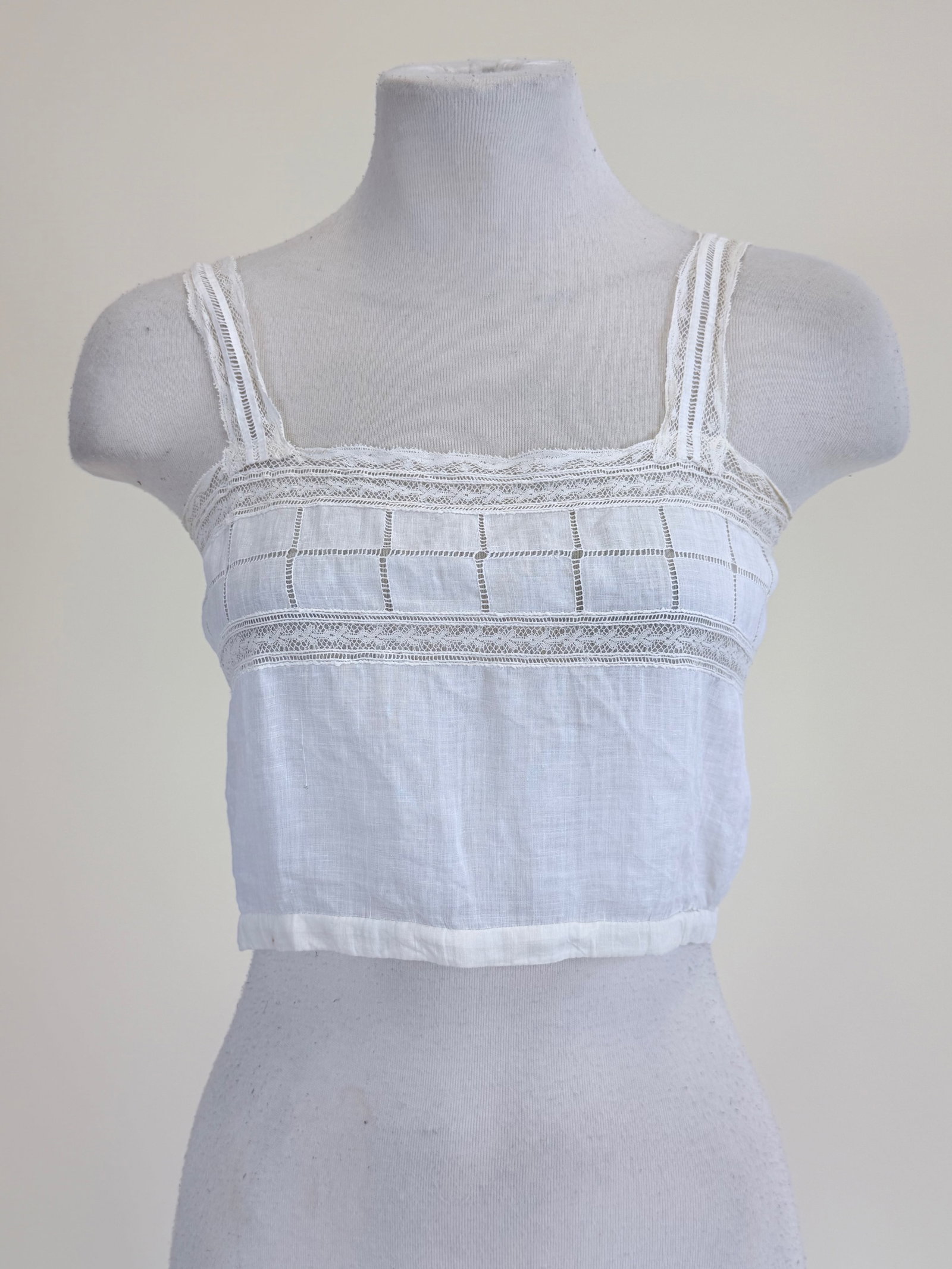 ANTIQUE 1910s COTTON MULL & LACE CORSET COVER: B 30", W 27", good condition