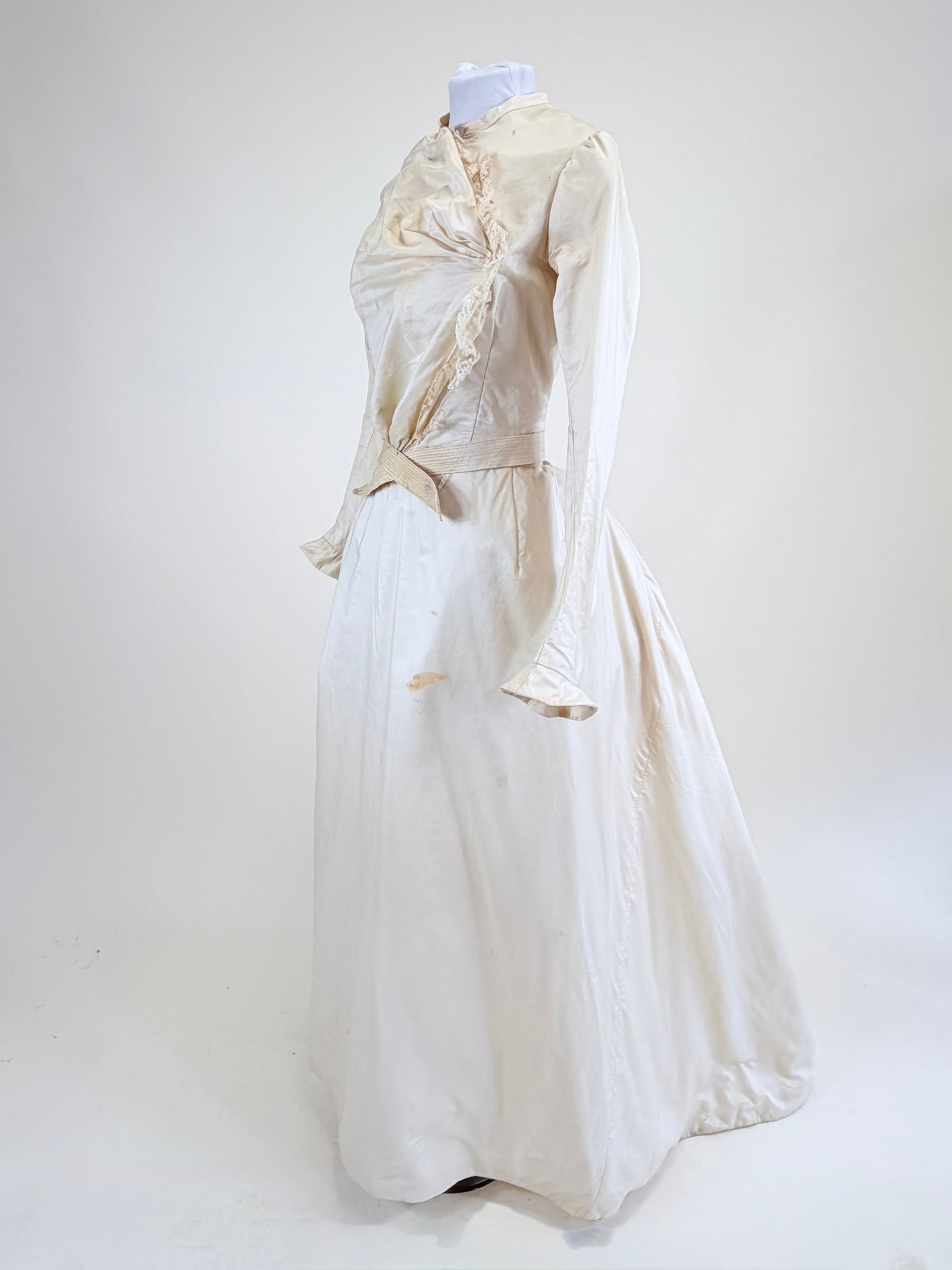 ANTIQUE c. 1900 DAY DRESS: B 28", W 22", skirt W 21", staining & some holes esp to CF placket, interior bodice damaged, see photos