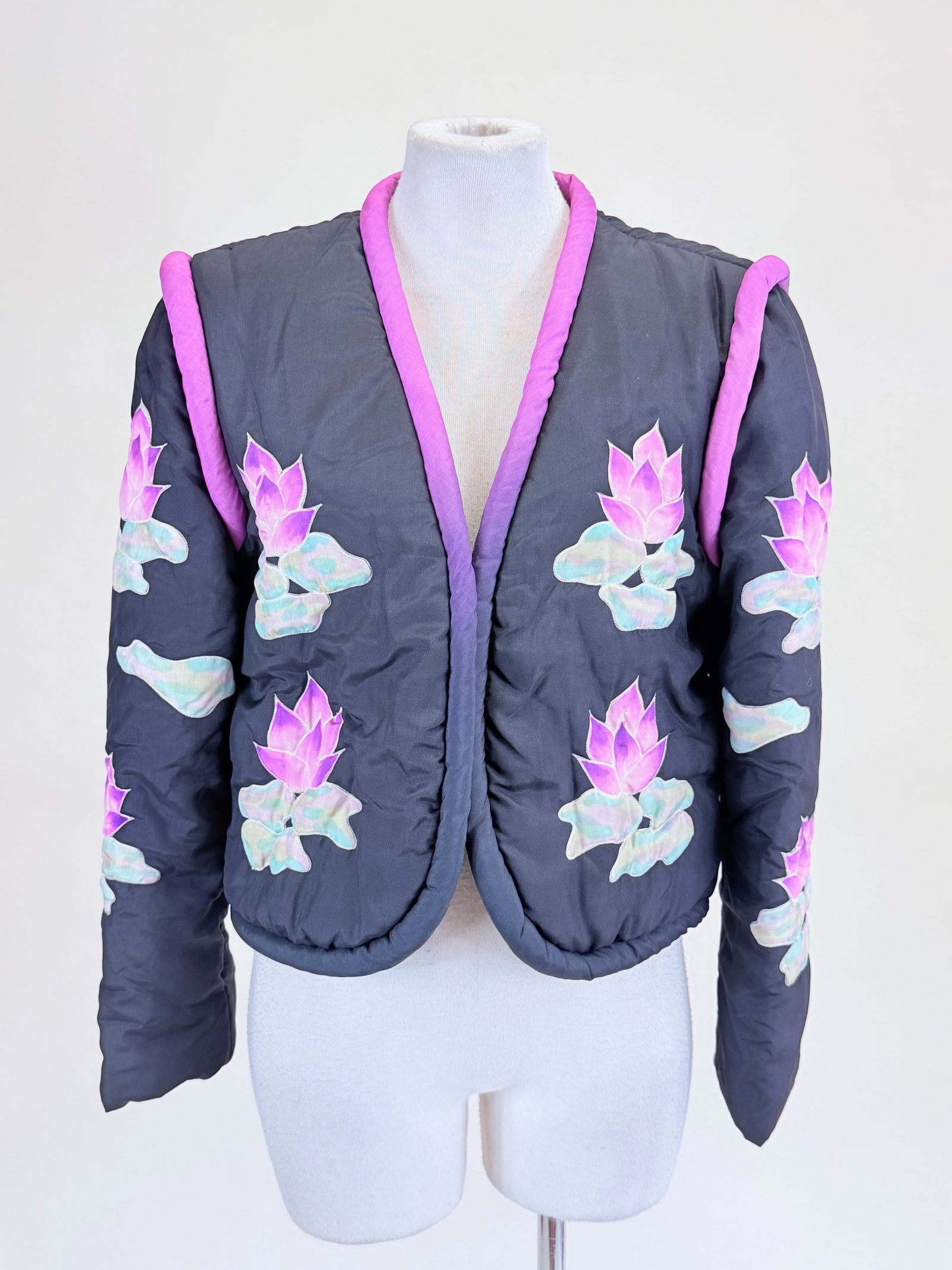 VINTAGE 1990s ADRIANNA PAPELLE QUILTED JACKET: SH-SH 19", L 21", good condition