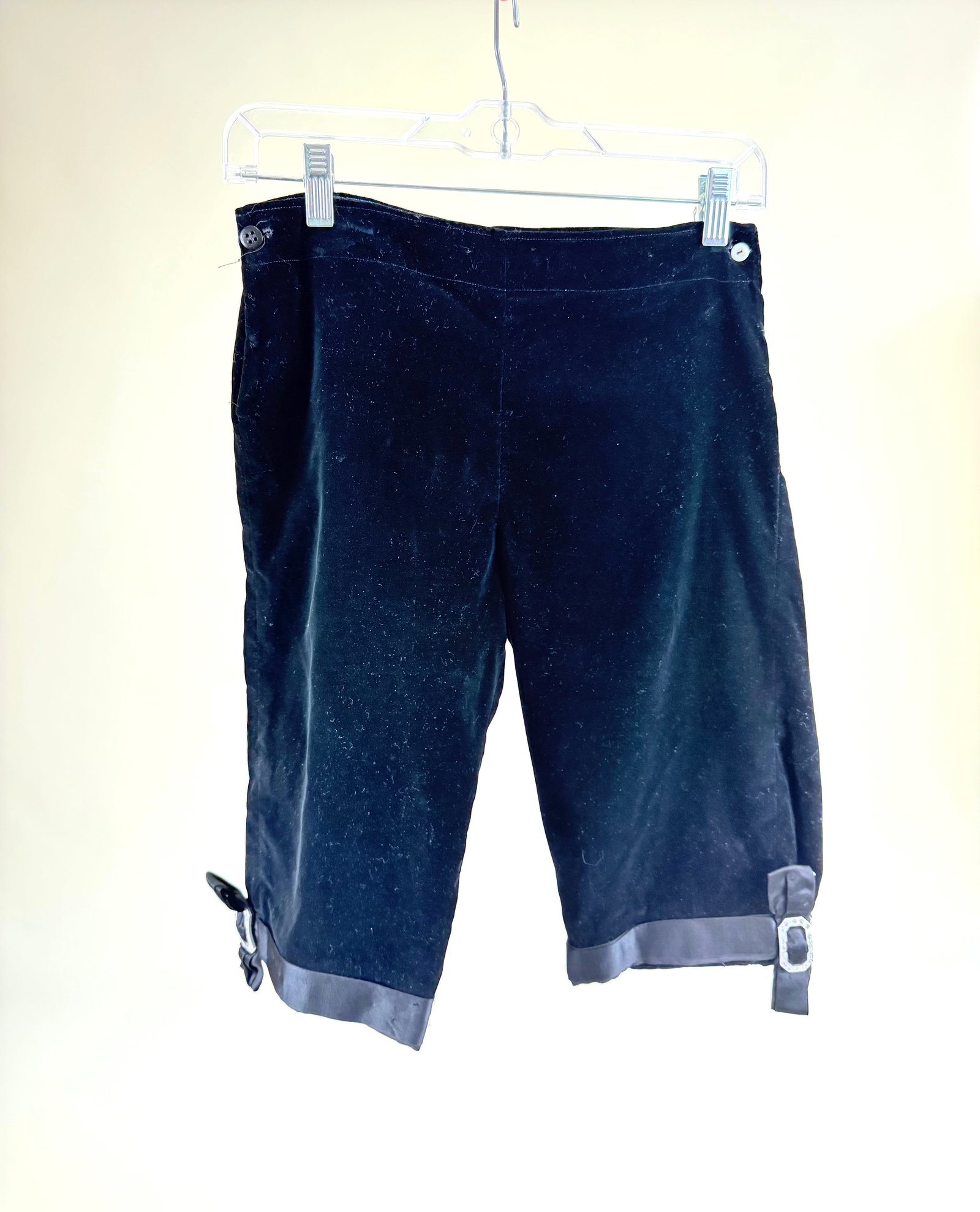 ANTIQUE LITTLE LORD FAUNTLEROY BREECHES: W 27", L 21", wear/splitting to interior waistband, see photos