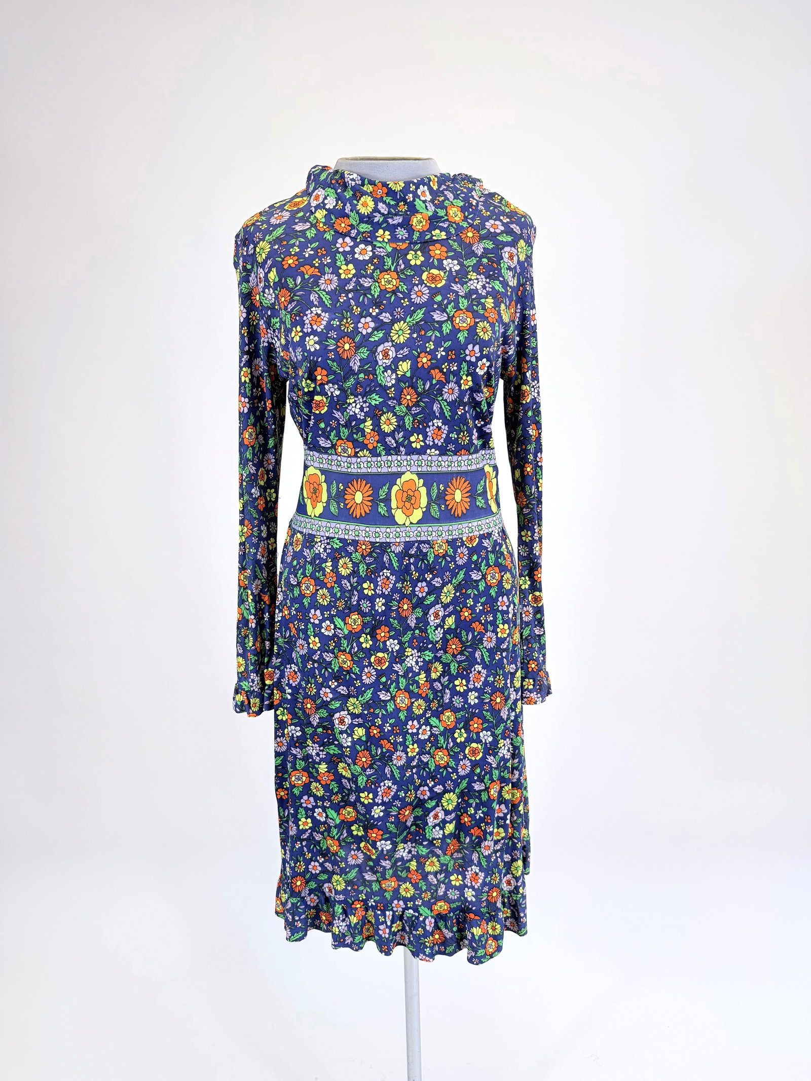 VINTAGE 1970s PRINTED DRESS (1 of 8)