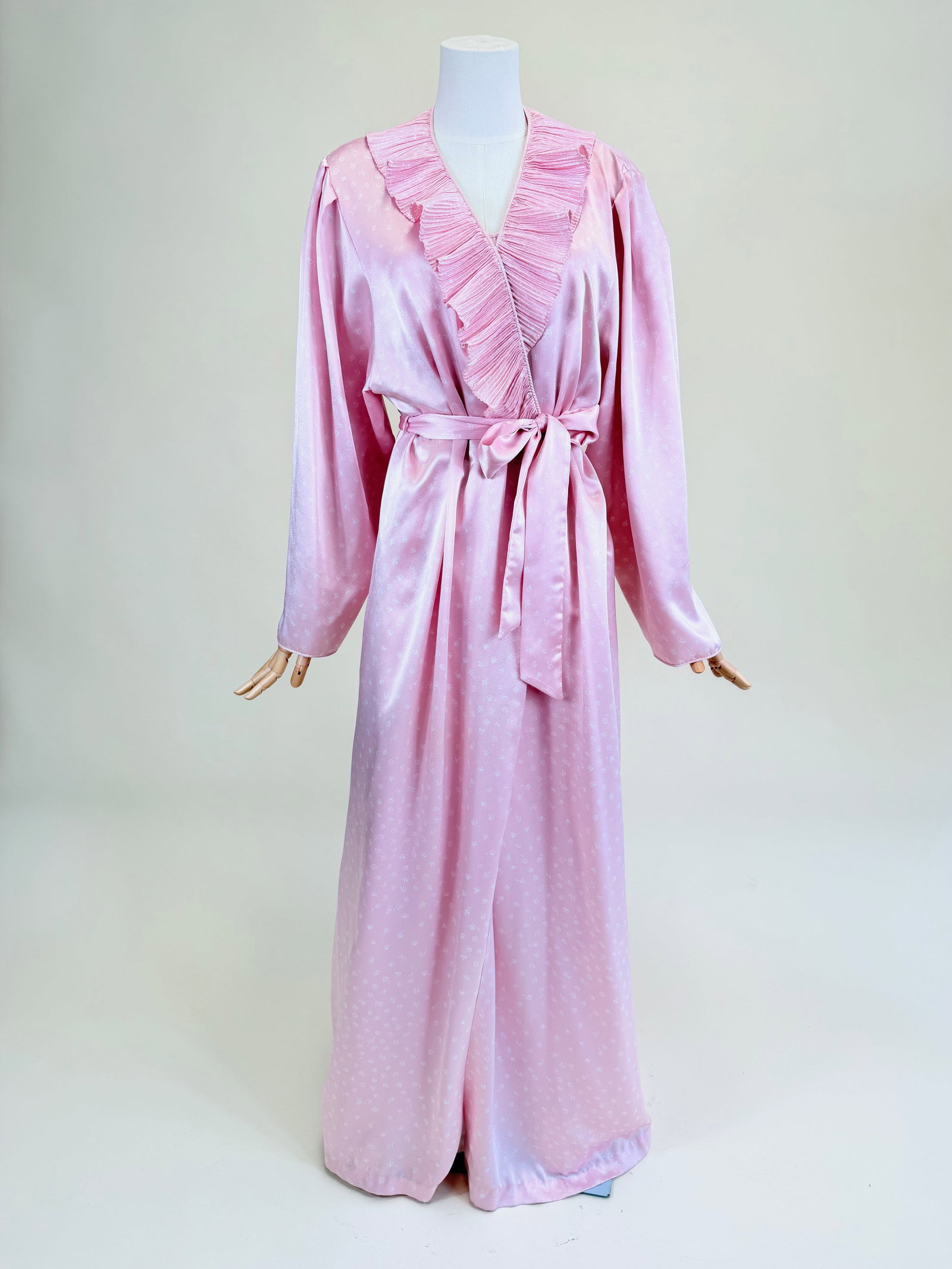 VINTAGE 1980s MARY MCFADDEN PEIGNOIR SET (1 of 10)