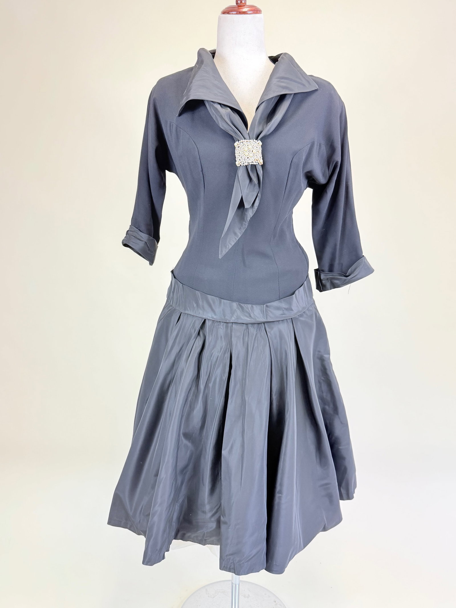 VINTAGE EARLY 1950s COCKTAIL DRESS: B 36", W 28", seam openings at neckline, fraying to CF applique, see photos