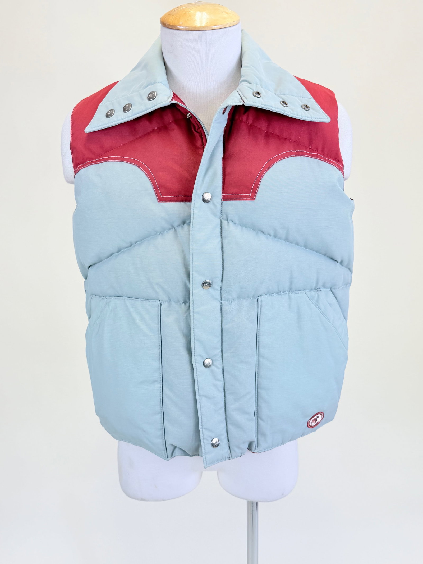 VINTAGE 1970s/80s CAMEL PUFFER VEST (1 of 8)