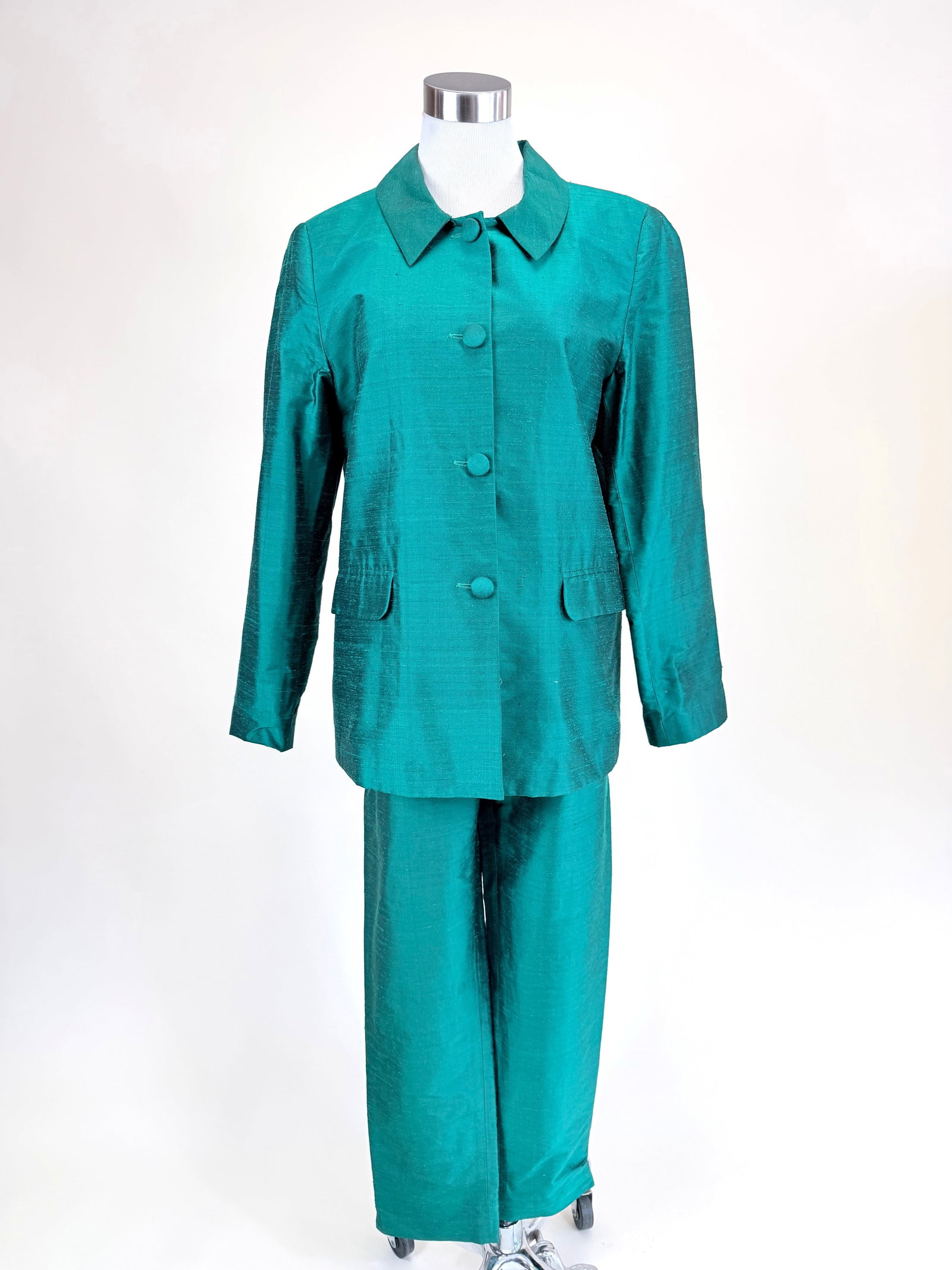 VINTAGE 1980s SILK SHANTUNG HENRI BENDEL SUIT (1 of 5)