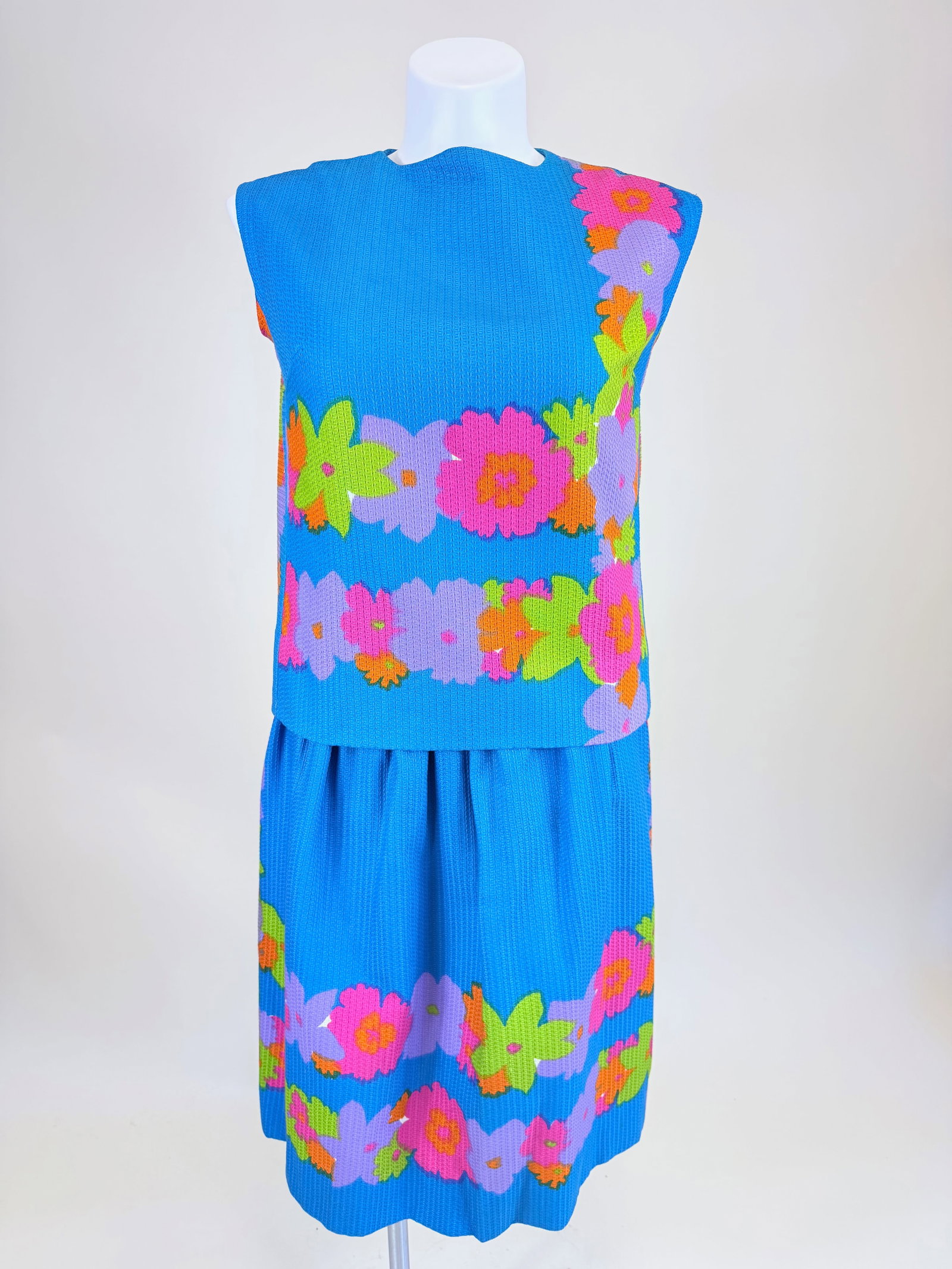 VINTAGE 1960s 2-PIECE ENSEMBLE (1 of 7)