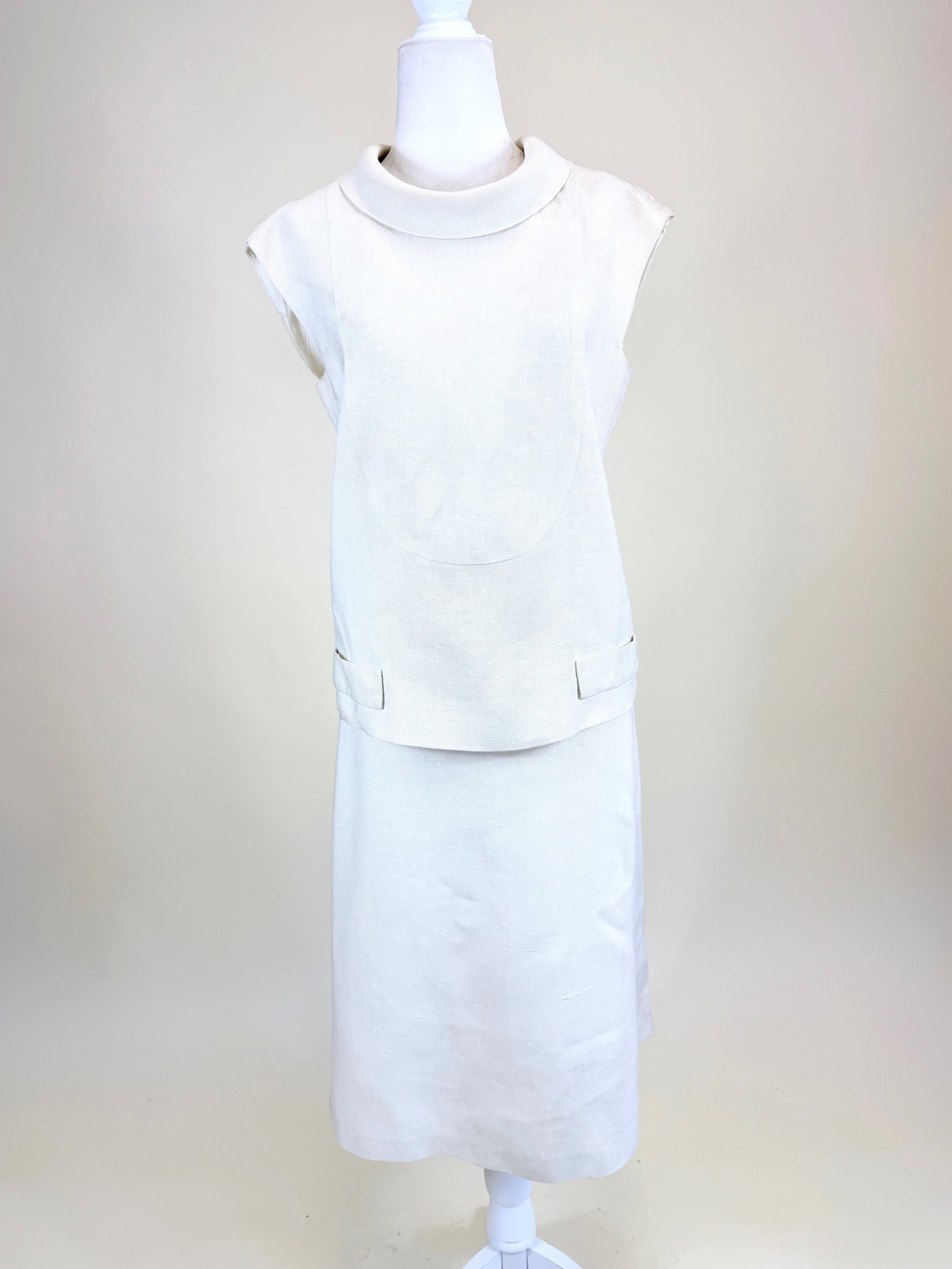 VINTAGE 1960s 2-PIECE LINEN ENSEMBLE: B 37", W 38", skirt W 28", staining, see photos