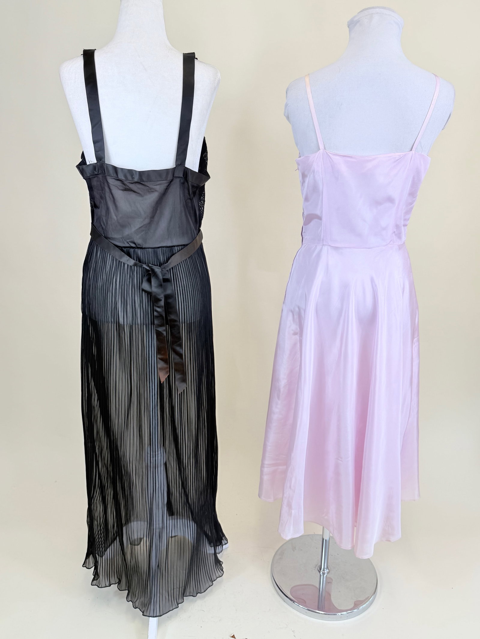 TWO VINTAGE 1950s/60s SLIPS - 4