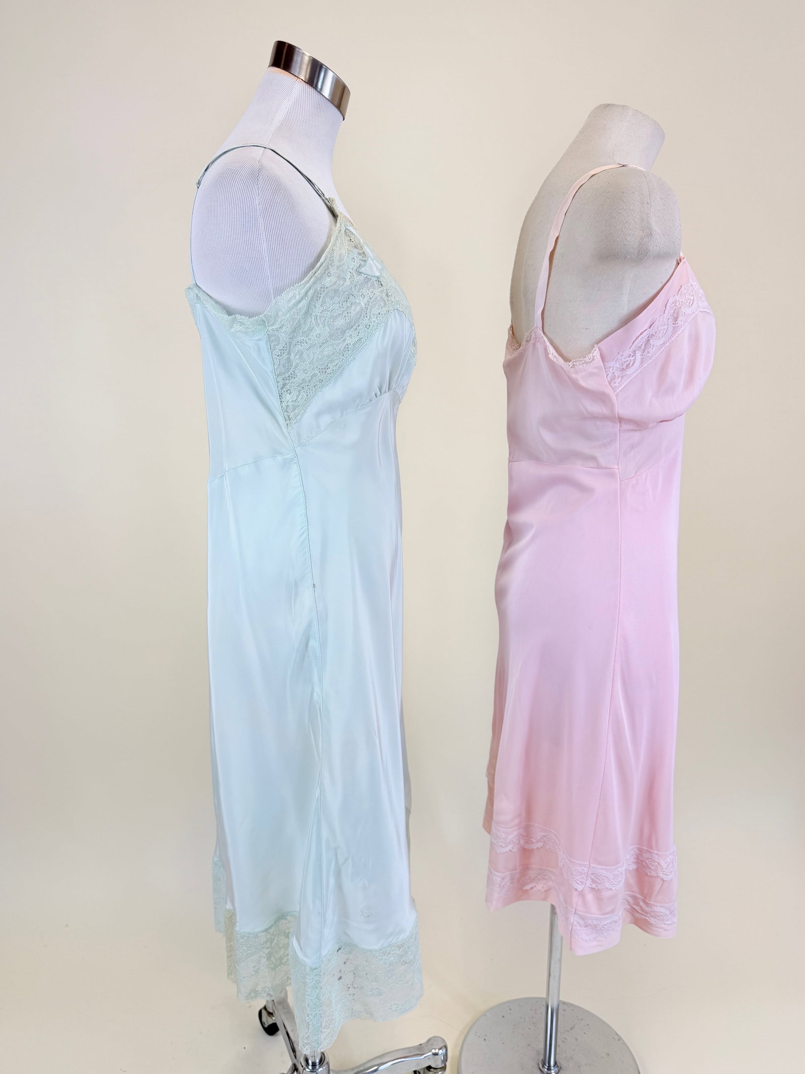 TWO VINTAGE 1950s/60s SLIPS - 3