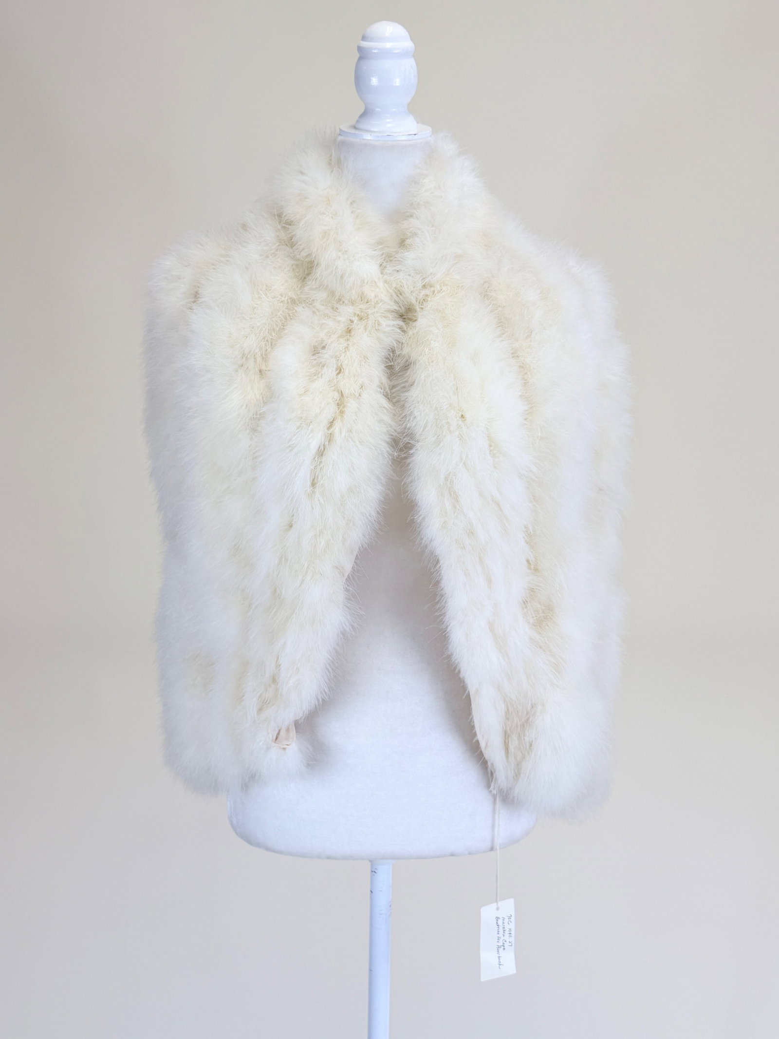 VINTAGE 1930s/40s MARIBOU CAPELET: Shedding, few stains to silk crepe lining, see photos