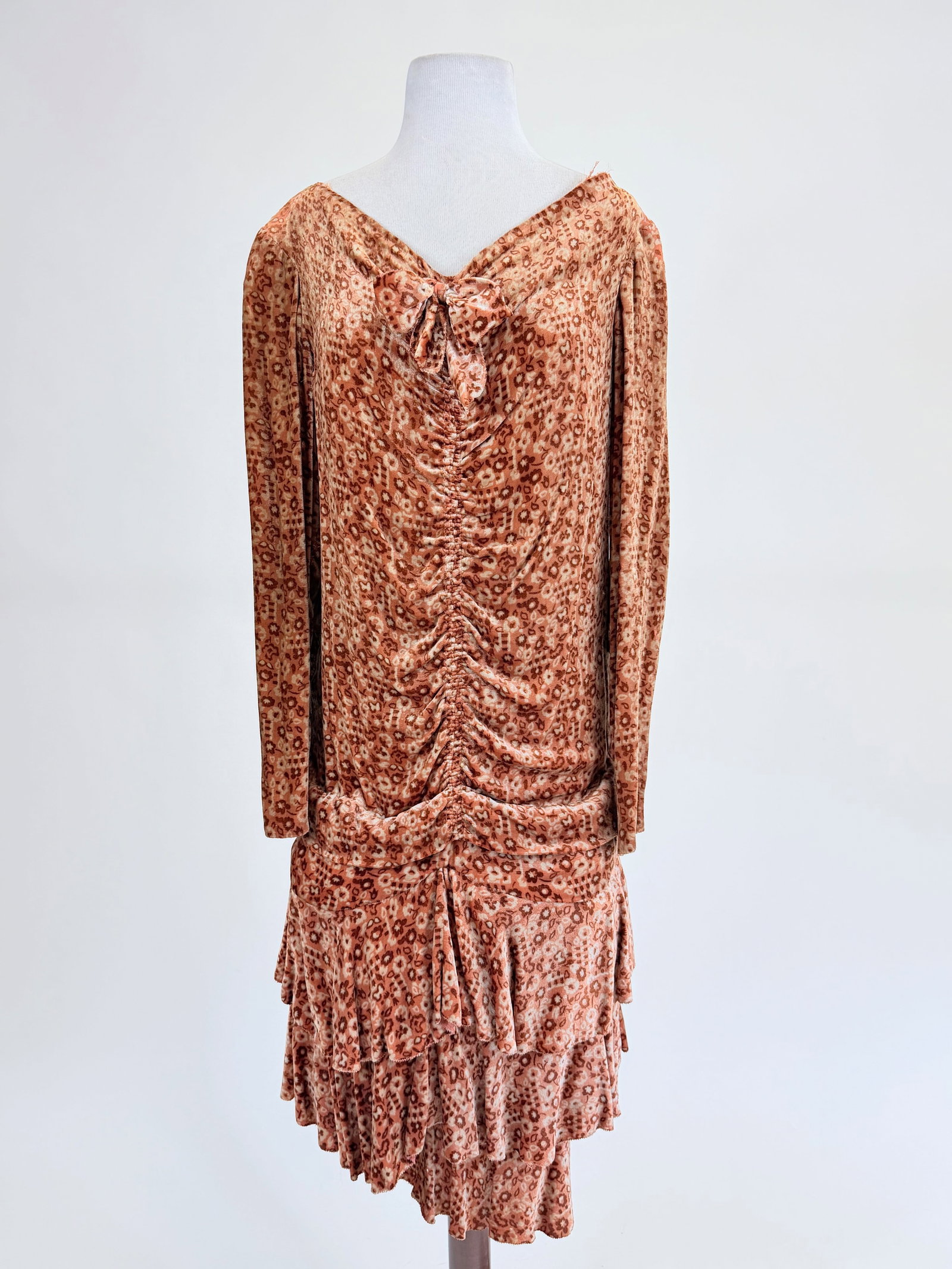 VINTAGE LATE 1920s PRINTED SILK VELVET AFTERNOON DRESS: B/W 36", seam opening at armscye, 3.5" tear back of neck