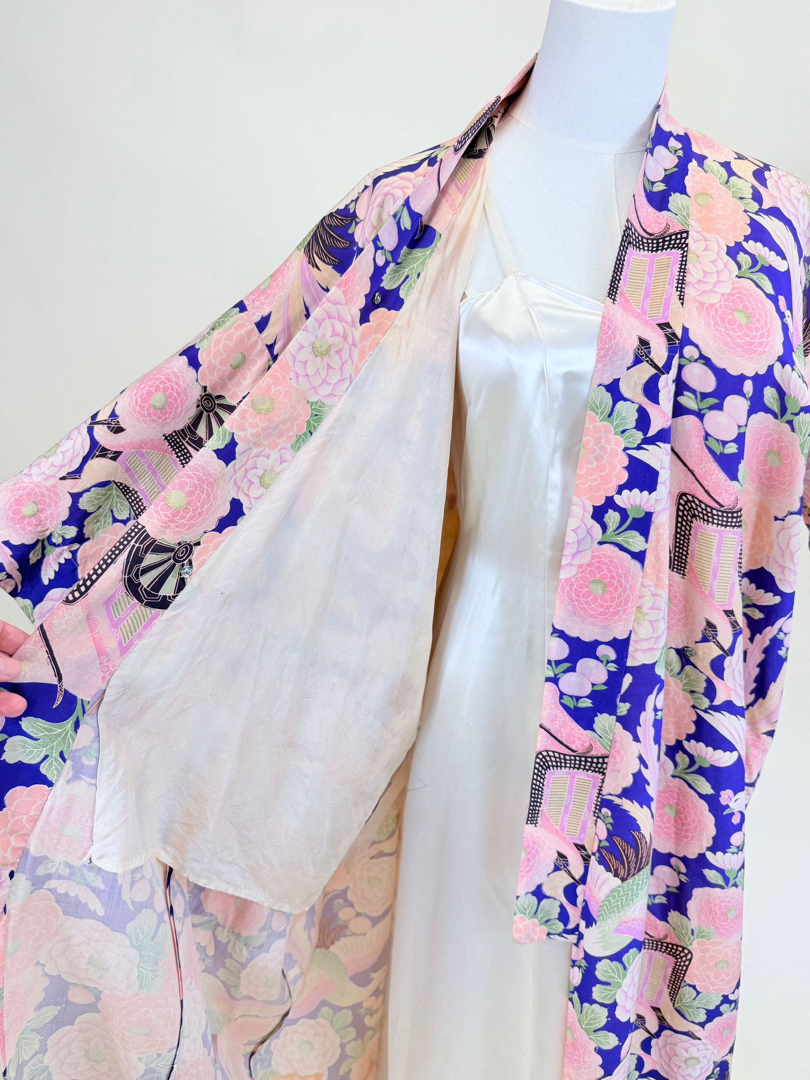 PRINTED SILK EXPORT KIMONO, 1920s - 7