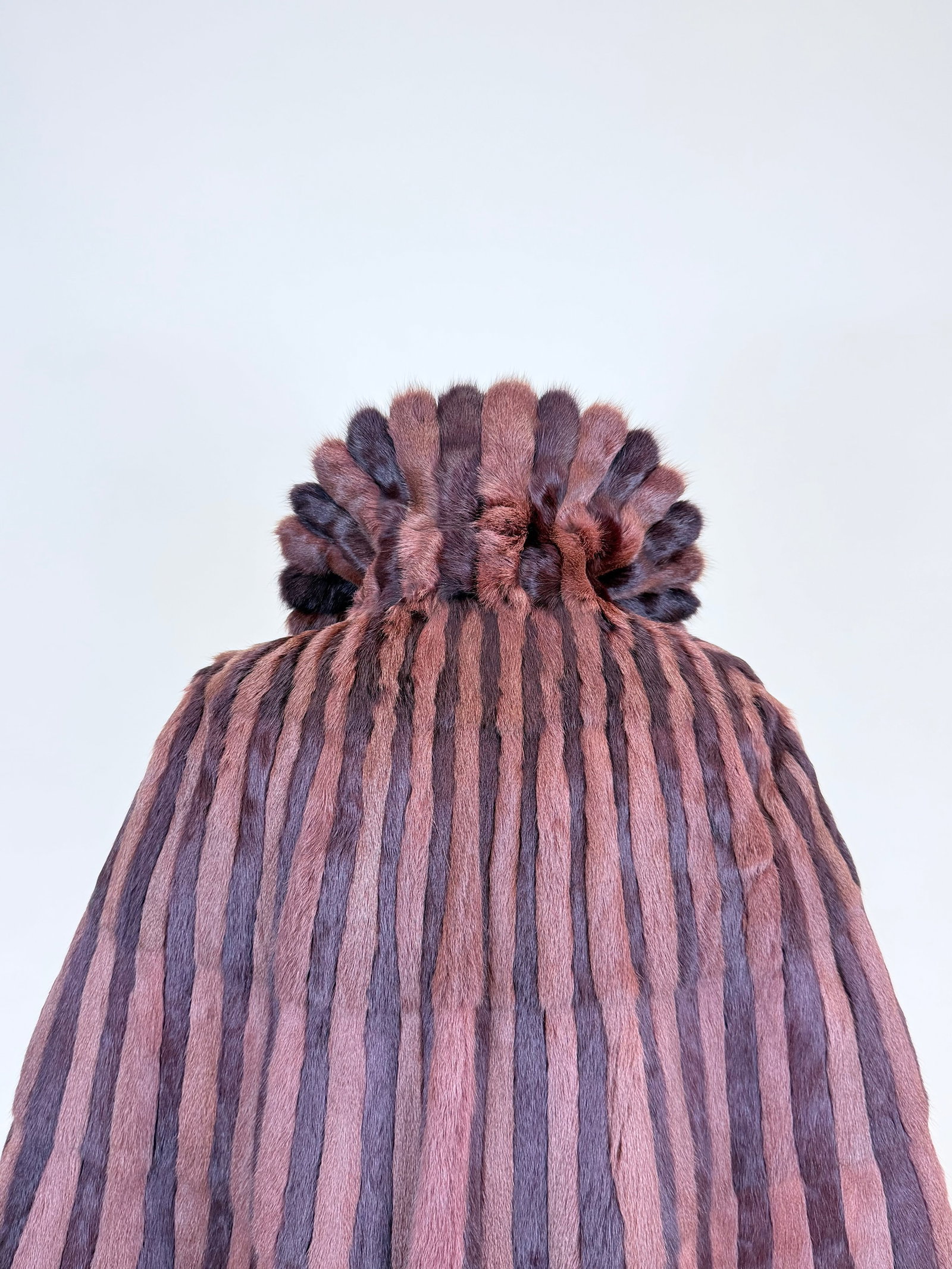 DRAMATIC TWO-TONE RABBIT CAPELET, MID 20TH C - 7