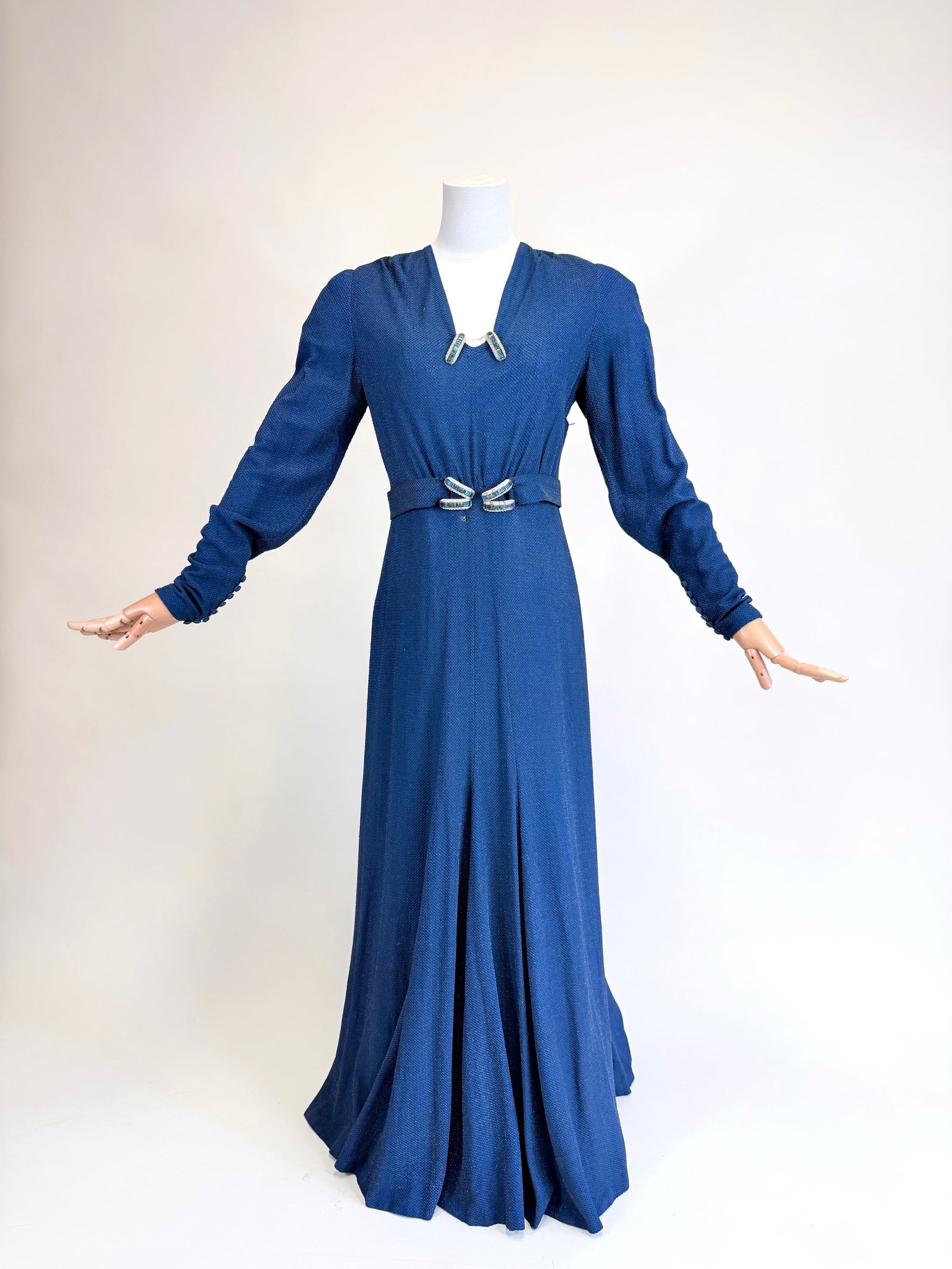 NOVELTY WEAVE DARK BLUE & LAME' EVENING GOWN, LATE 1930s (1 of 9)