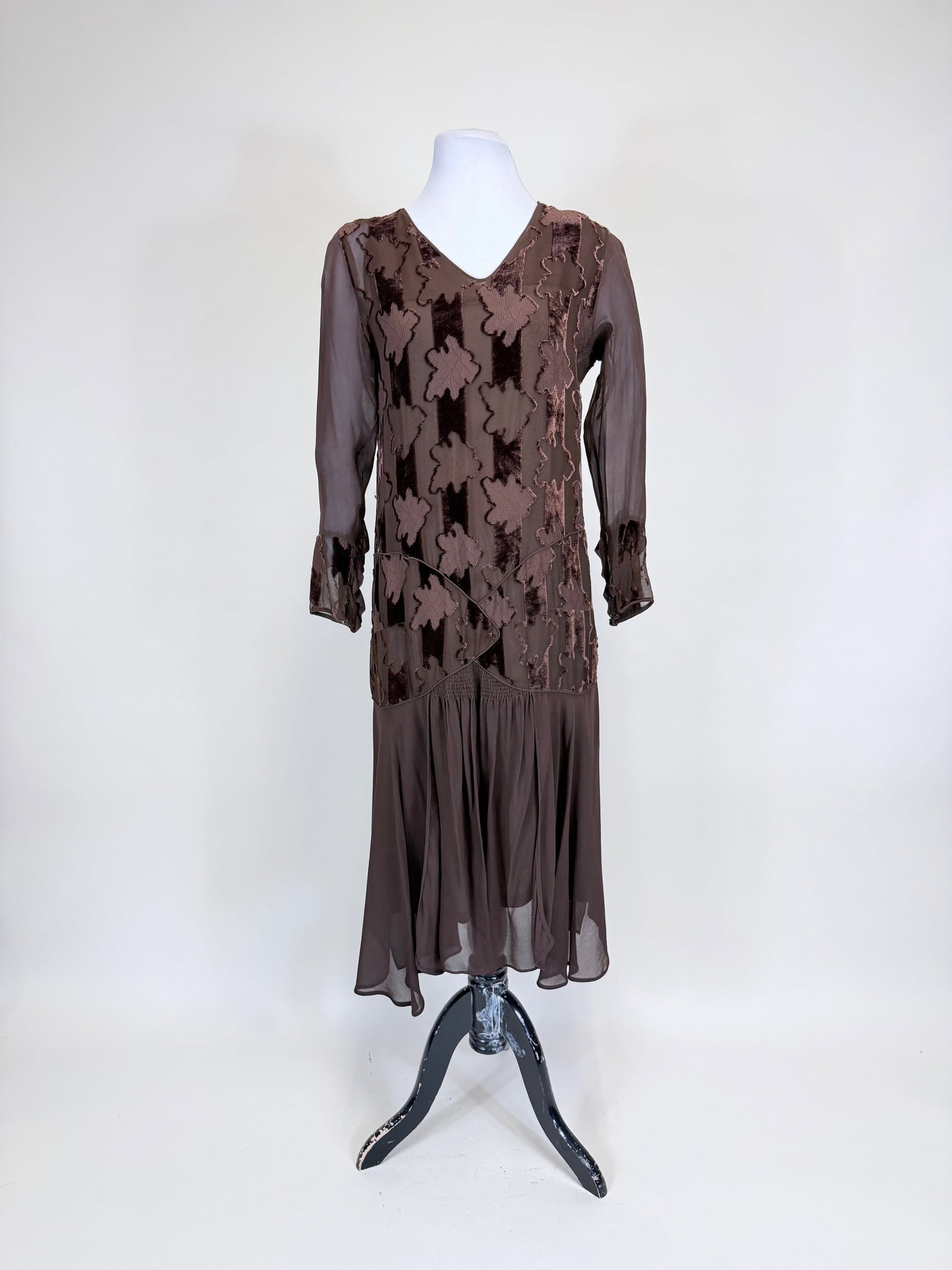 BROWN DEVORE SILK VELVET & CHIFFON AFTERNOON DRESS, 1920s (1 of 9)