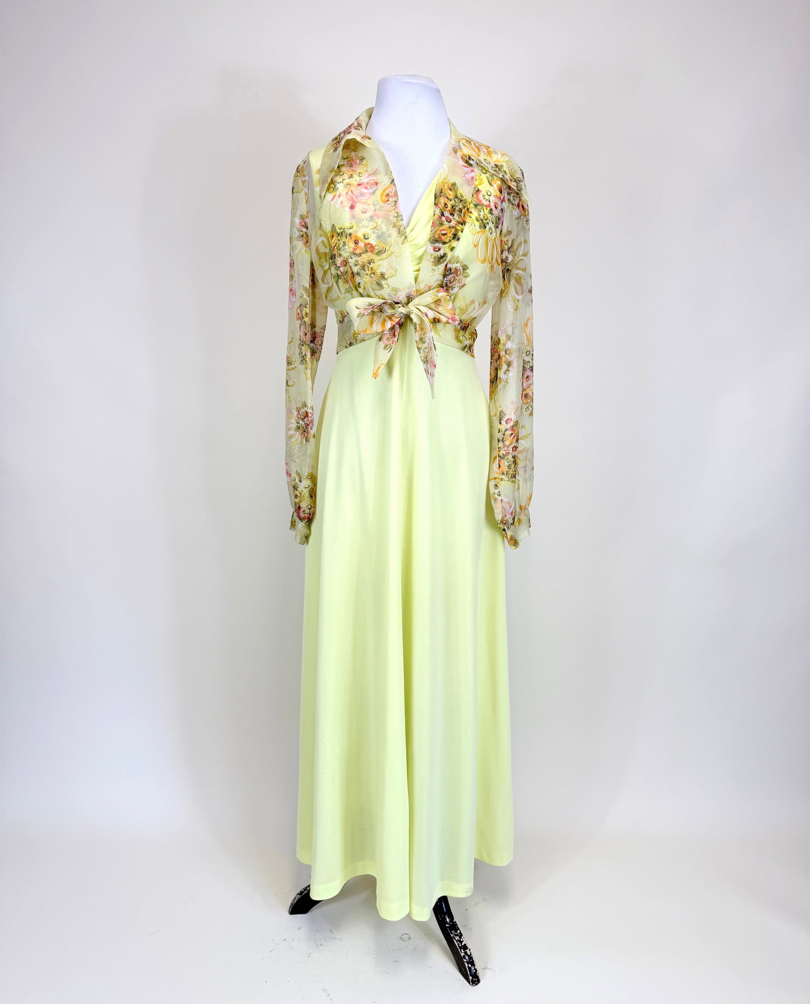 TWO PIECE GARDEN PARTY ENSEMBLE, 1970s (1 of 9)