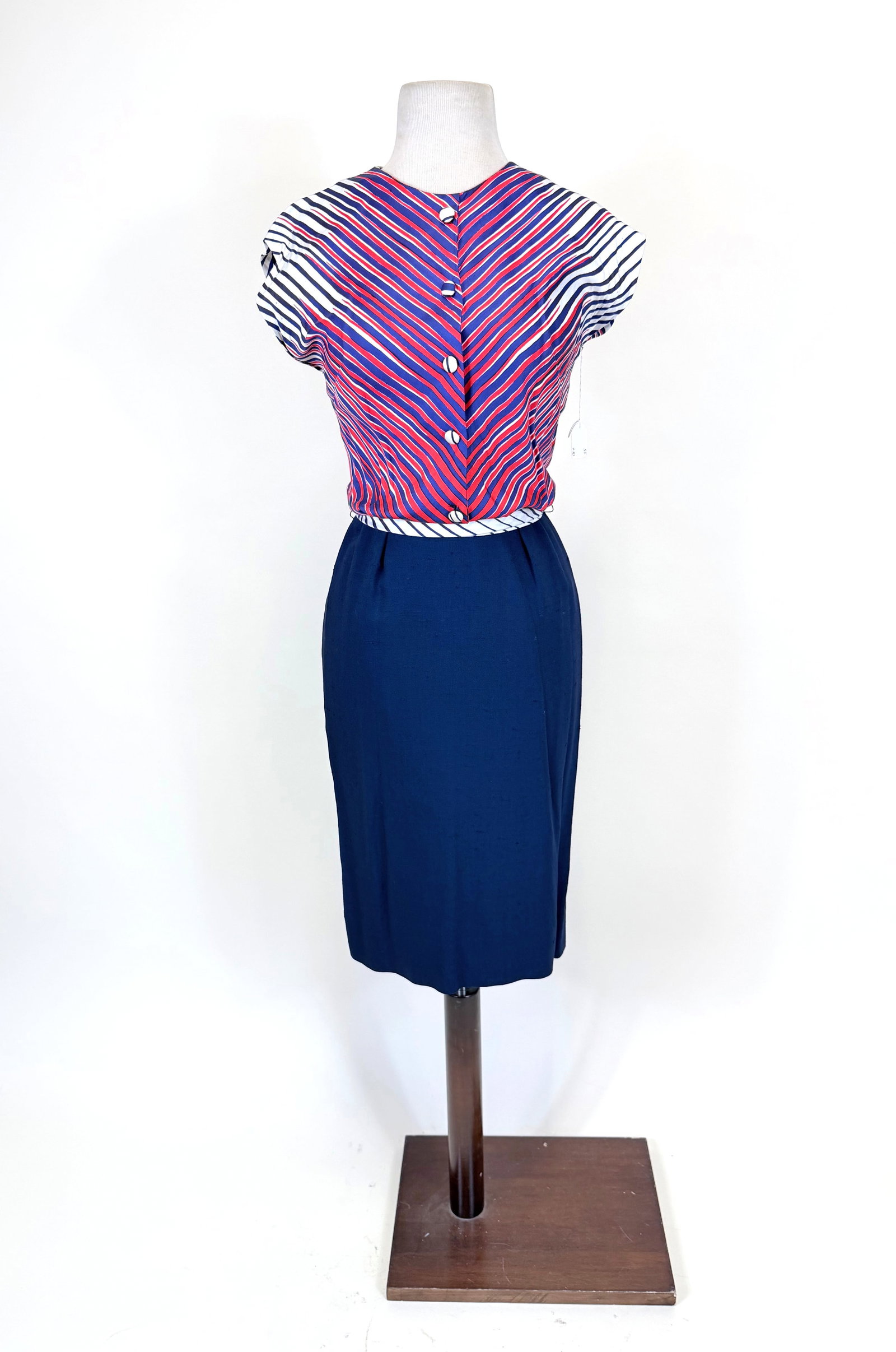 RED, WHITE, & BLUE SUMMER DAY DRESS, LATE 1950s: B 36", W 34", few loose buttons, pulls to darts, see photos.