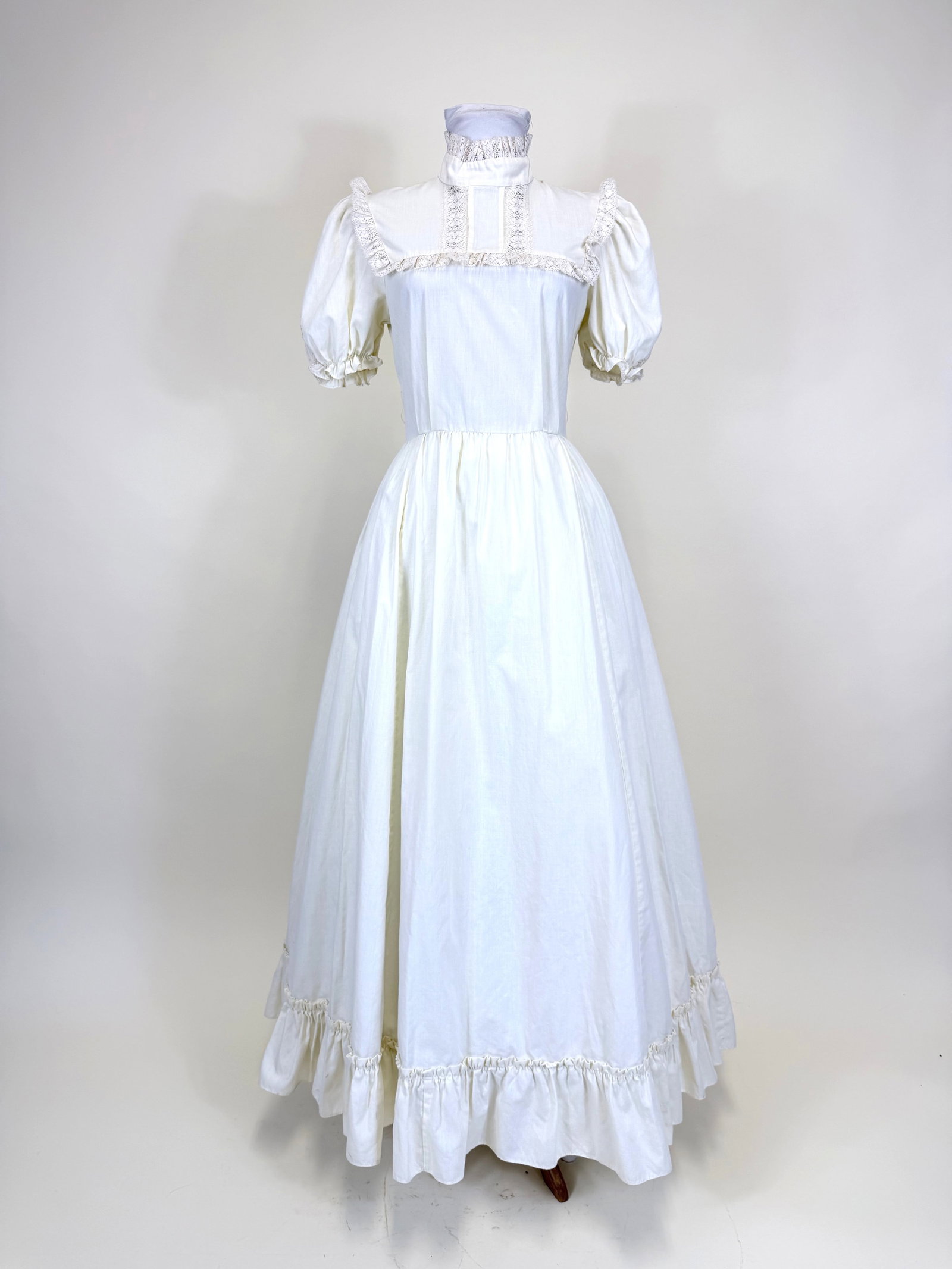 WHITE PRAIRIE MAXI DRESS, 1970s: B 36", W 26". Some pulls interior, see photos. Good condition.