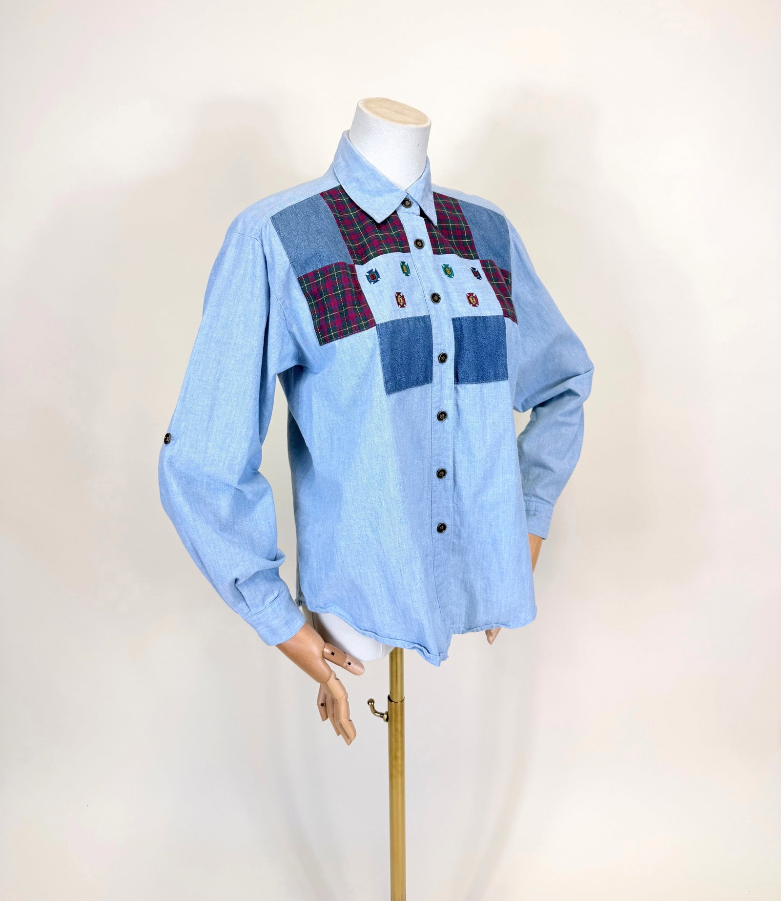 COTTON CHAMBRAY PATCHWORK EMBROIDERED BUTTON UP, 1980s - 2