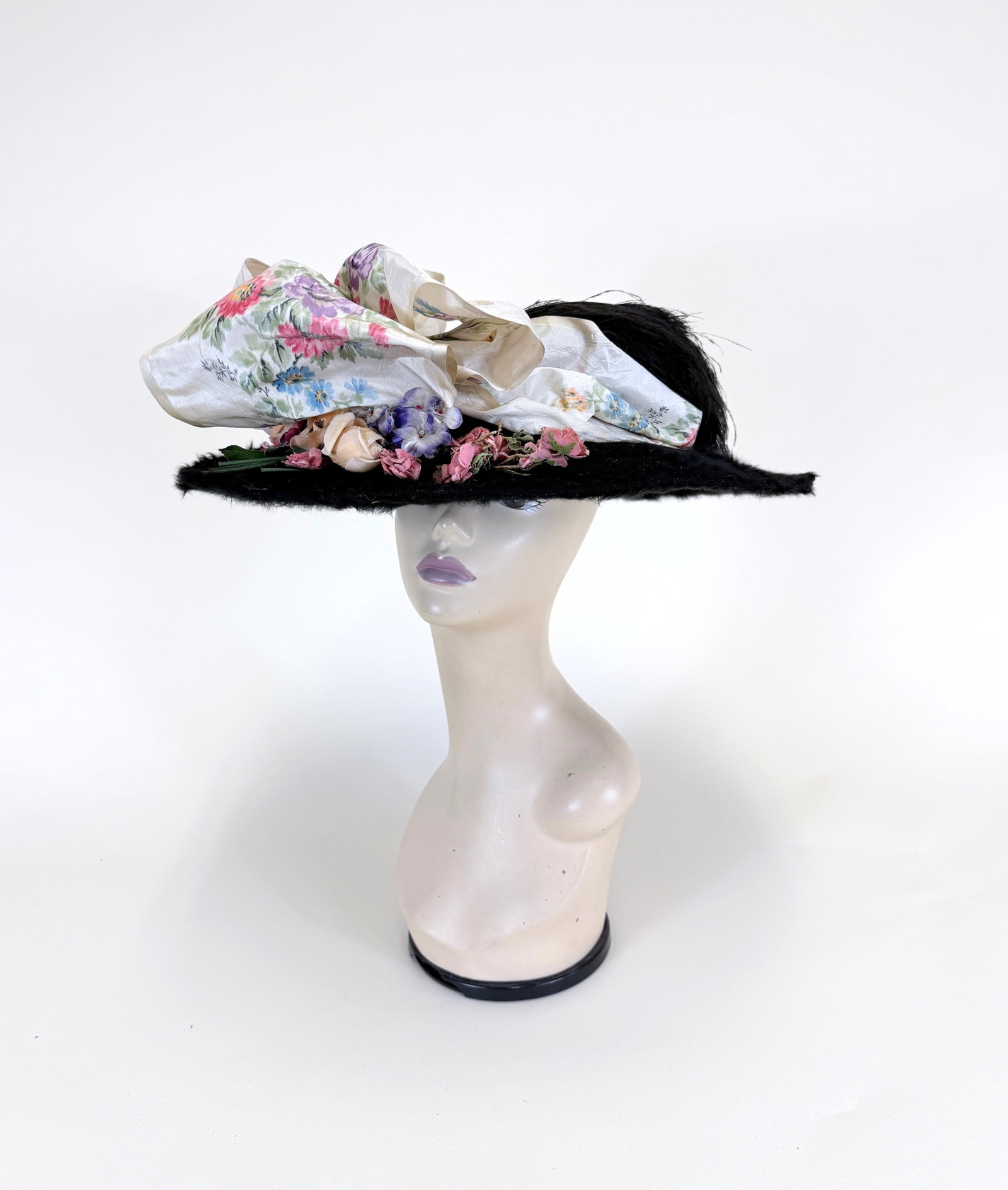ANTIQUE DRAMATIC PROMENADE HAT, 1910s - 2