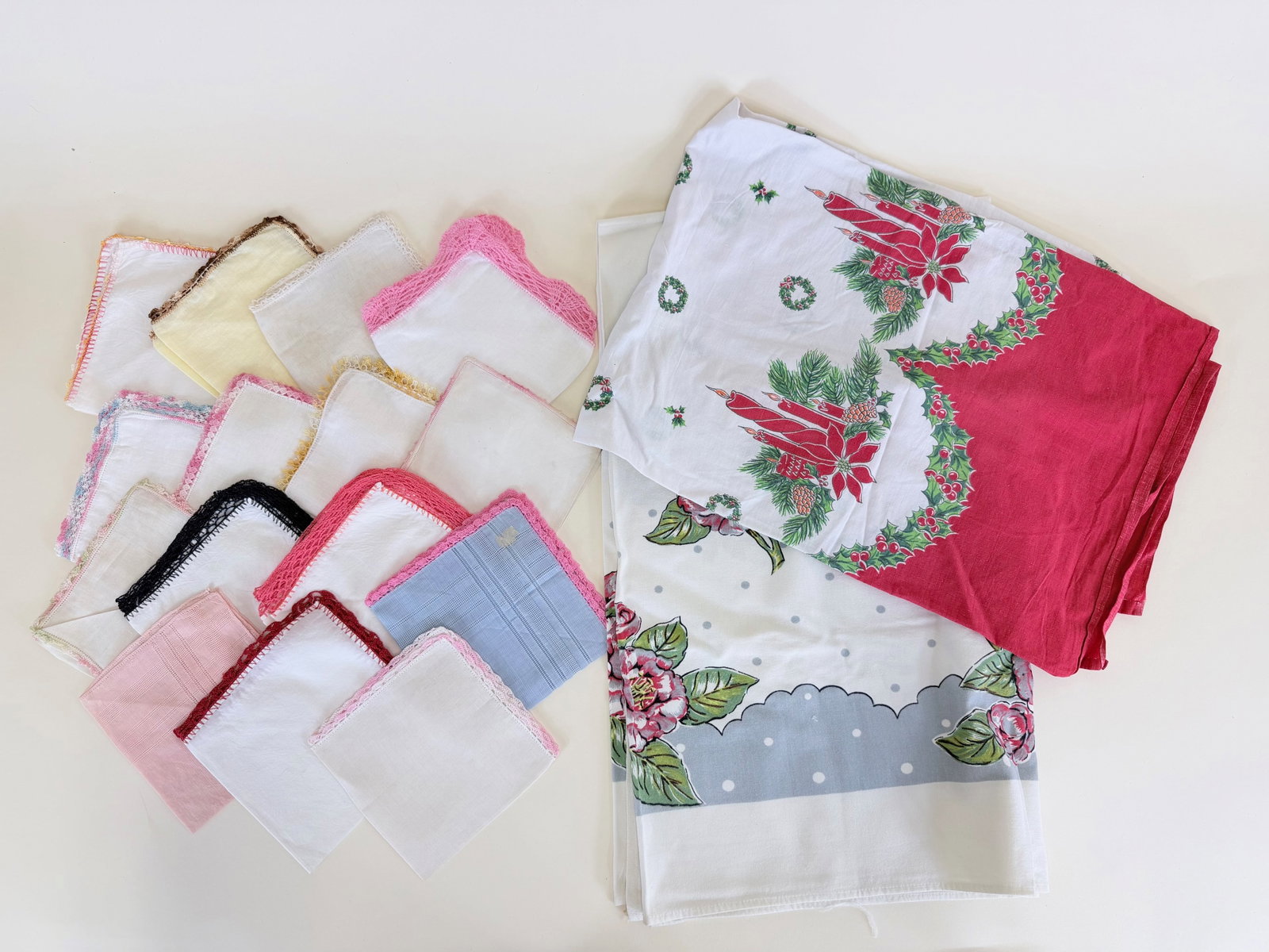 LARGE LOT OF HANDKERCHIEFS & TWO TABLECLOTHS, 1930s-1960s (1 of 4)