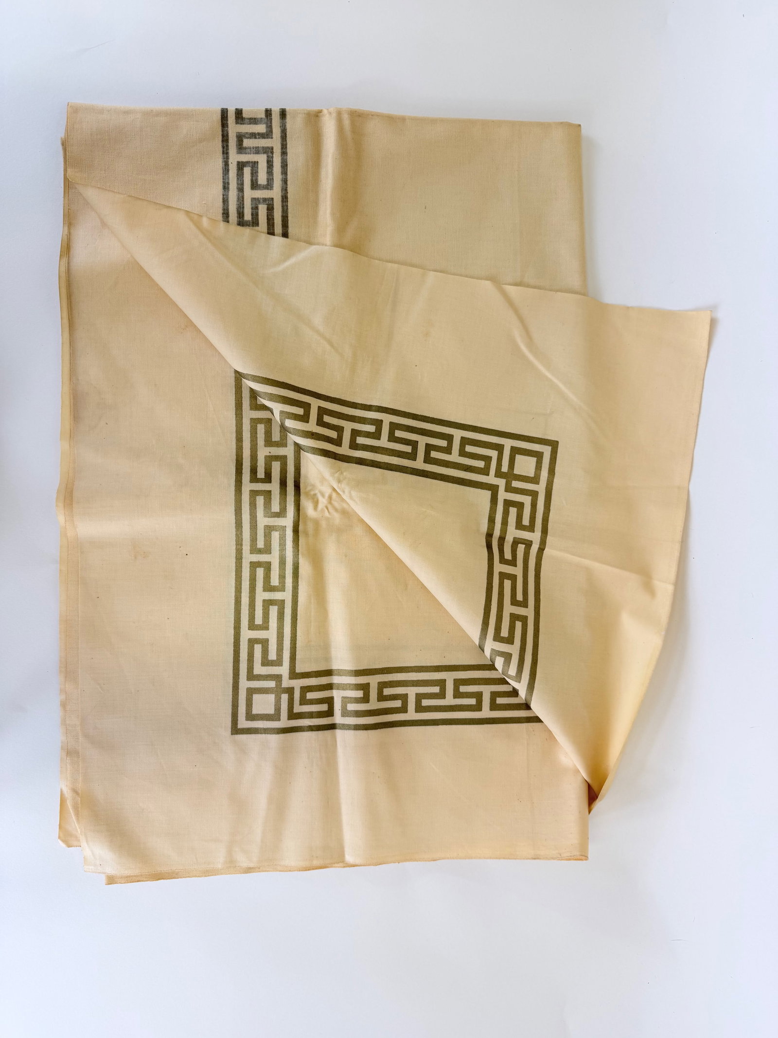 TWO PRINTED COTTON TABLECLOTHS, MID 2OTH C - 3