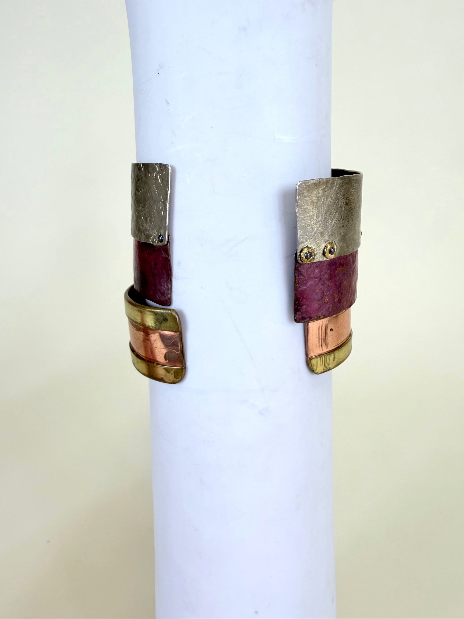 FIVE ARTISANAL BRACELETS, 1980s-1990s - 4