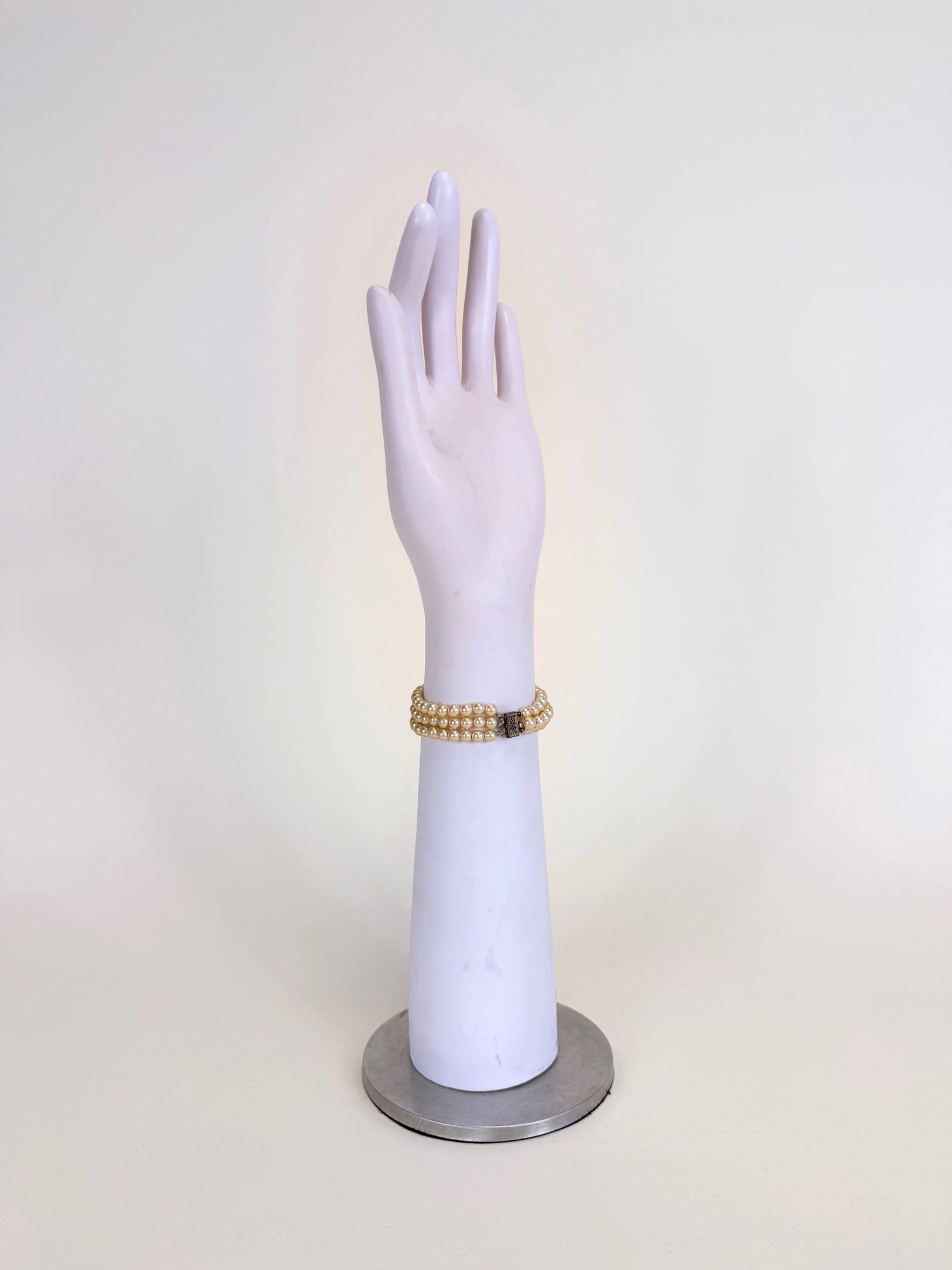 MULTI STRAND AUTHENTIC PEARL BRACELET: Light wear, see photos