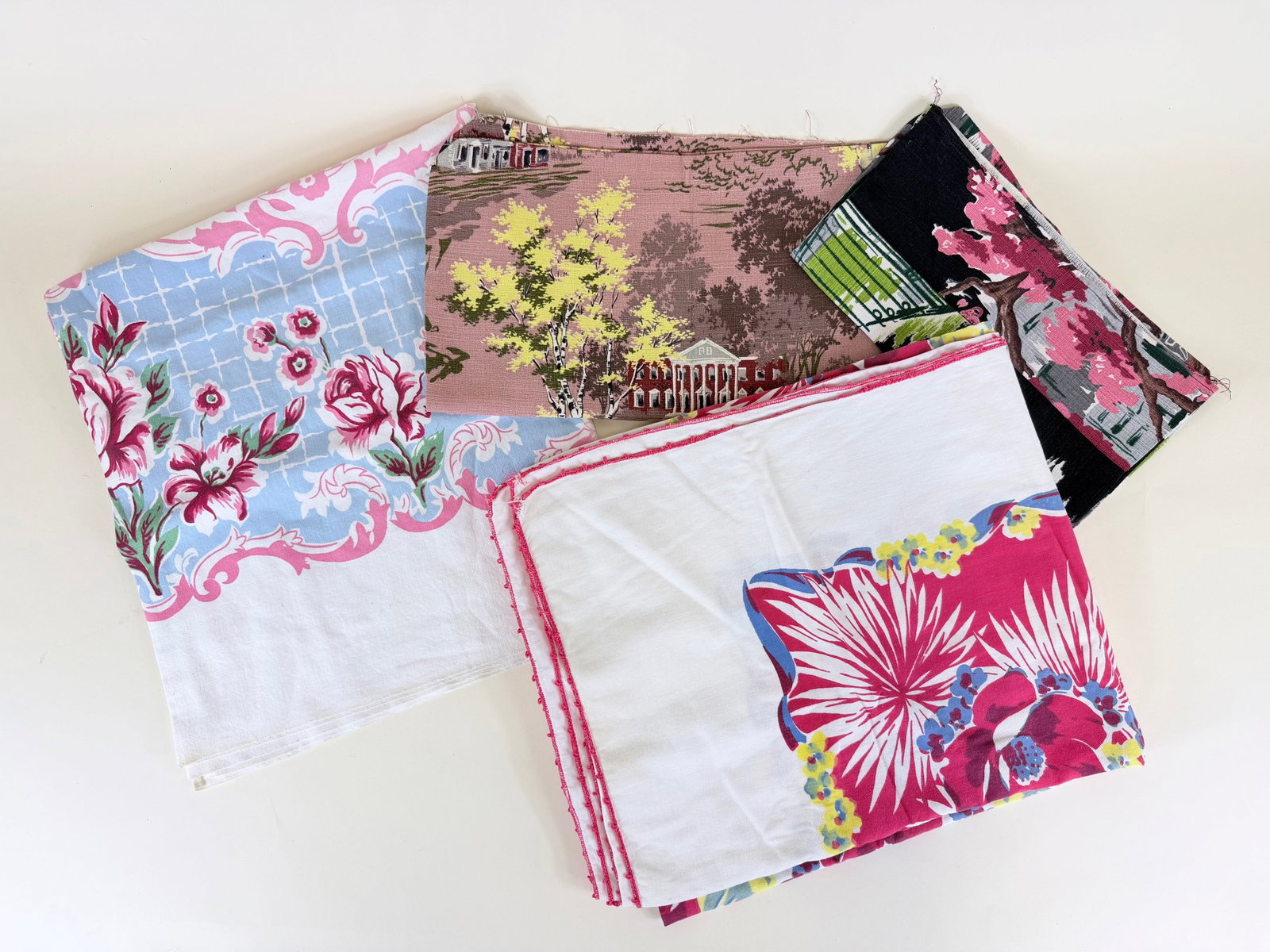 PRINTED COTTON TABLE & PILLOW COVERINGS, MID 20TH C (1 of 4)