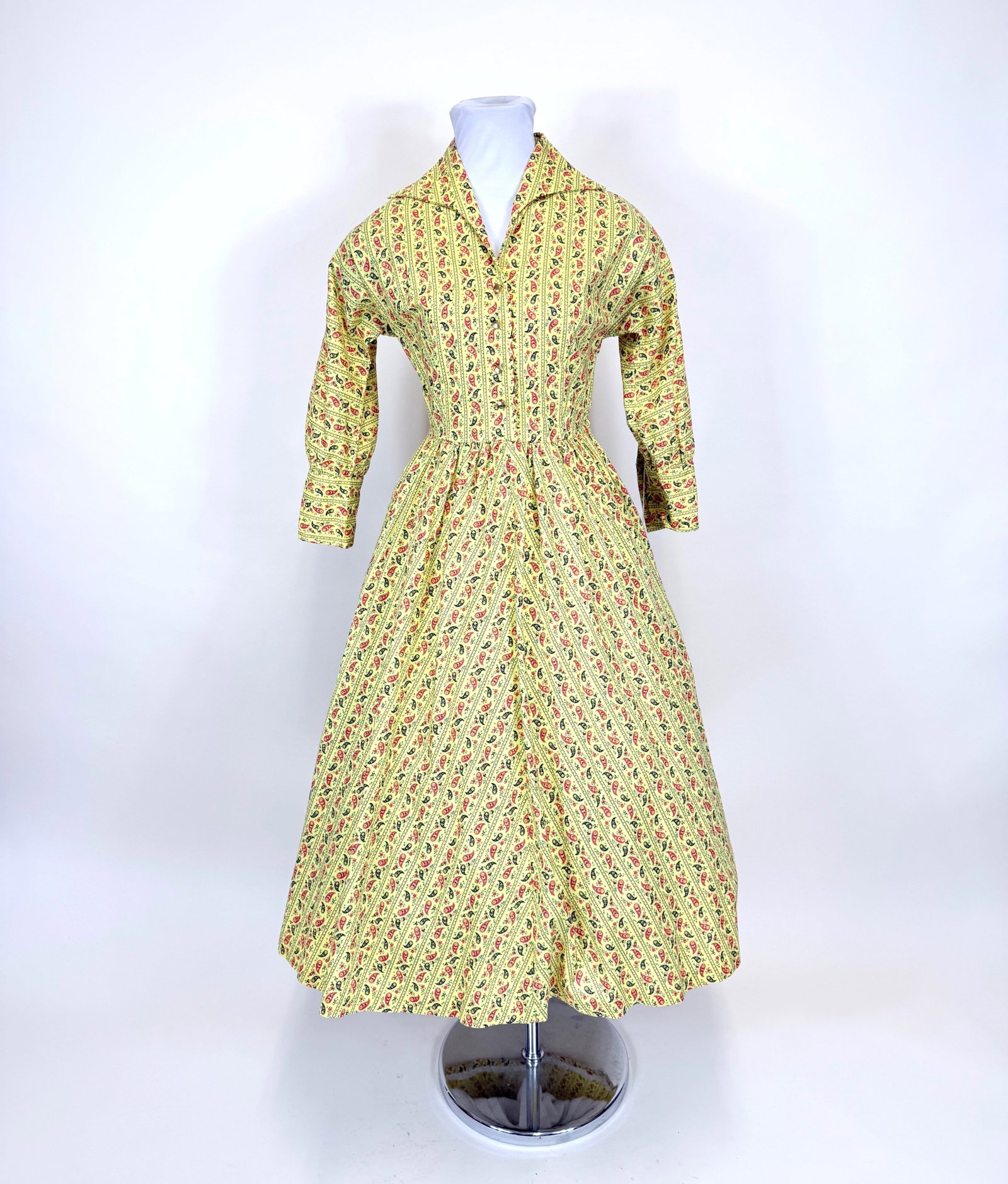 YELLOW PAISLEY STRIPE COTTON DAY DRESS, 1950s (1 of 6)