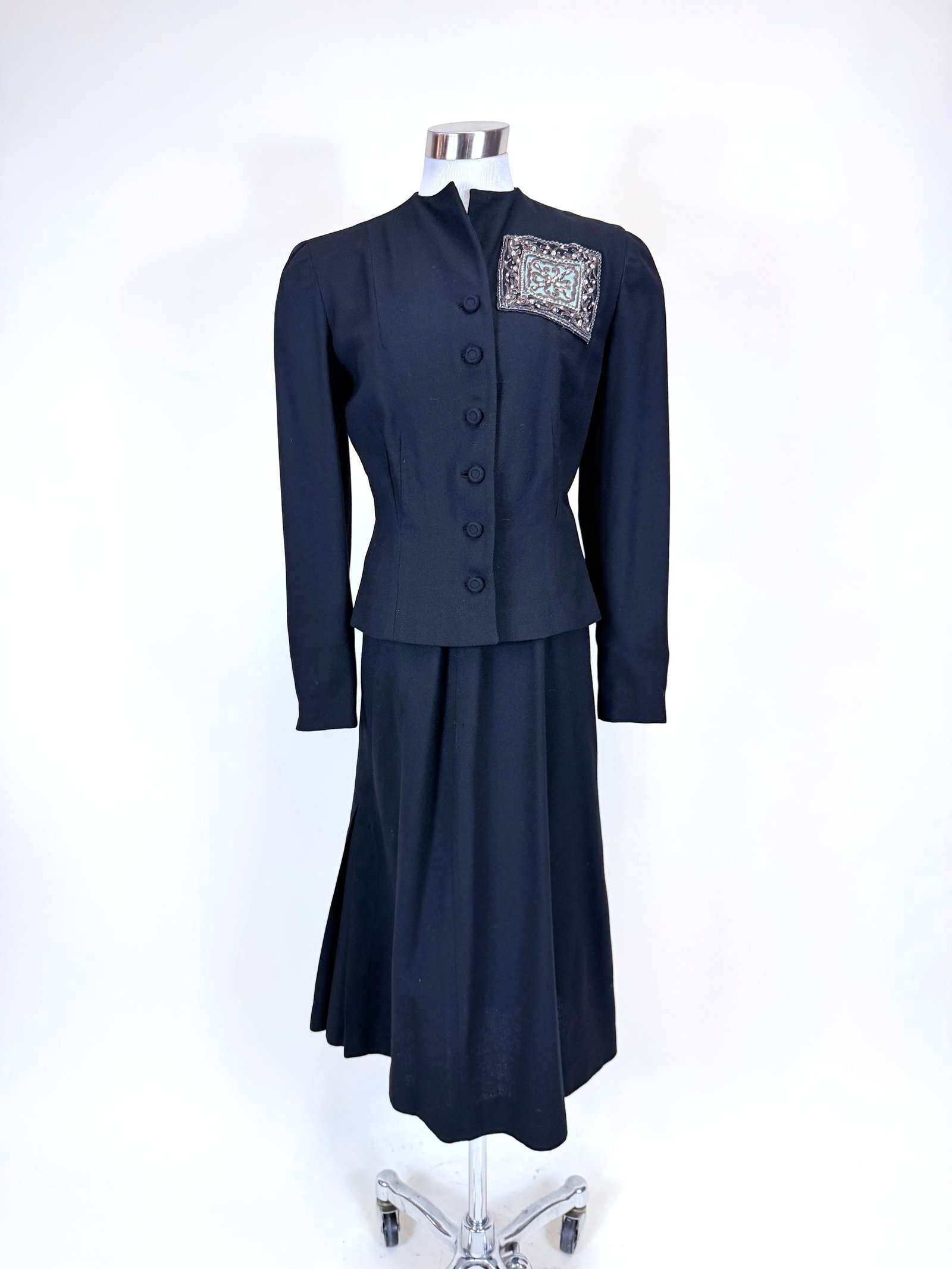 TWO PIECE WOOL CREPE SKIRT SUIT, 1940s: Jacket B 37", W 28", Skirt W 27", hole at left shoulder, see photos.