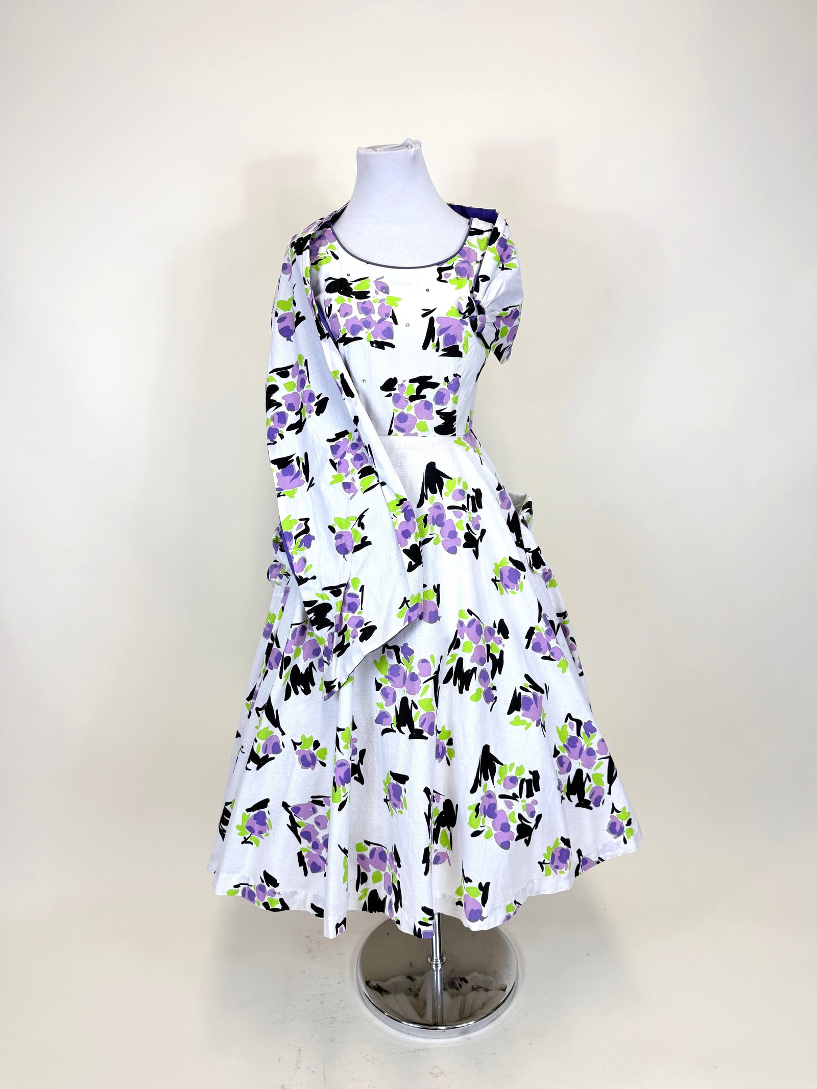 PRINTED COTTON PARTY DRESS, 1950s: Includes original detachable asymmetrical stole, B 36", W 24", few small spot stains, see photos.