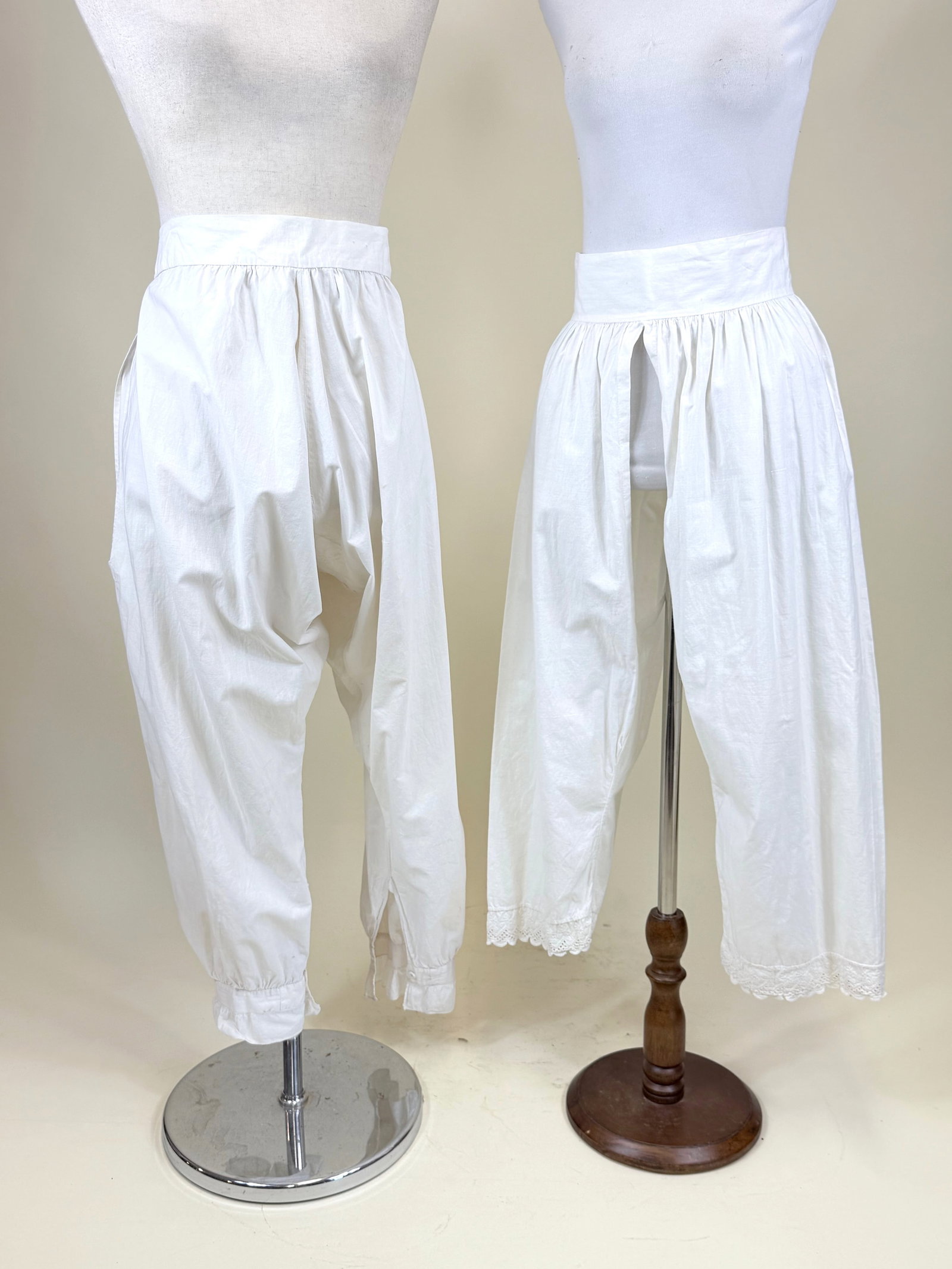ANTIQUE MENS KNICKERS & LADIES SPLIT DRAWERS, EARLY-MID 19TH C: Both entirely handsewn. Knickers W 34". Good condition. Split drawers W 24", seam opening, good condition.