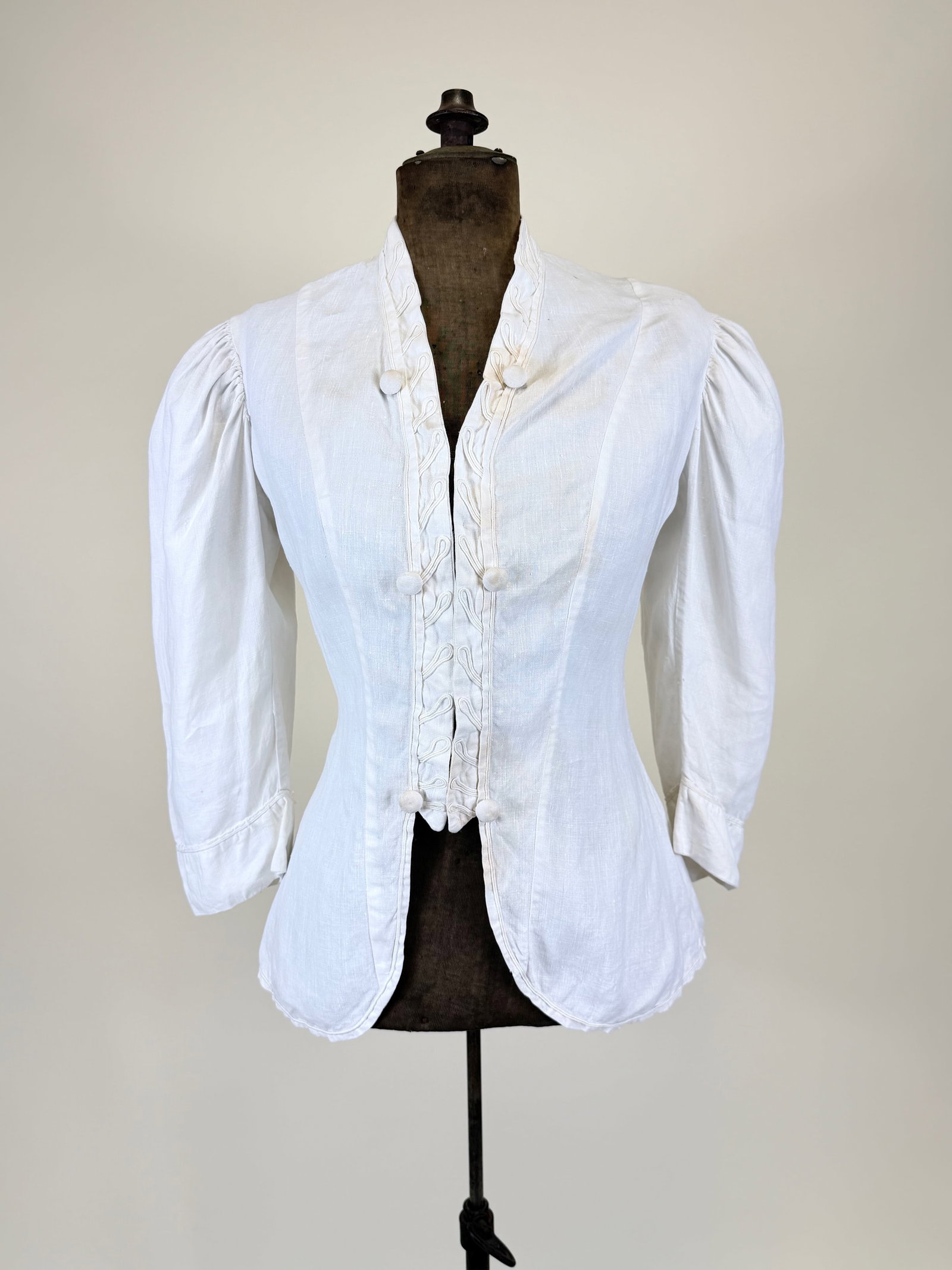 ANTIQUE SOUTACHE EMBELLISHED LINEN JACKET, 1905-1910: B 36", W 28", broad light discoloration, see photos