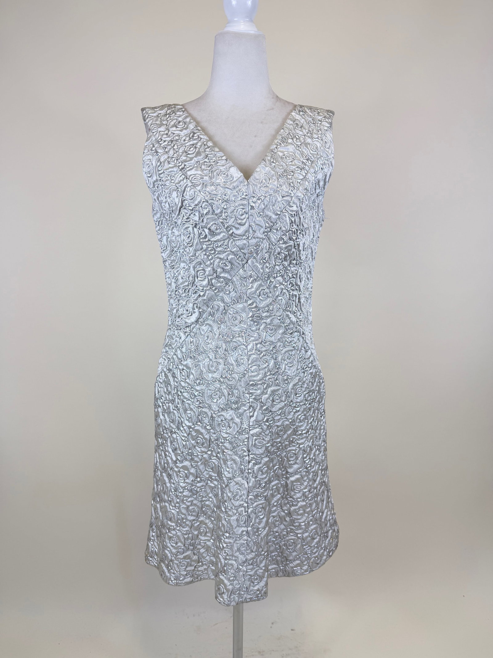 LAME' MATELASSE PARTY DRESS, 1960s (1 of 6)