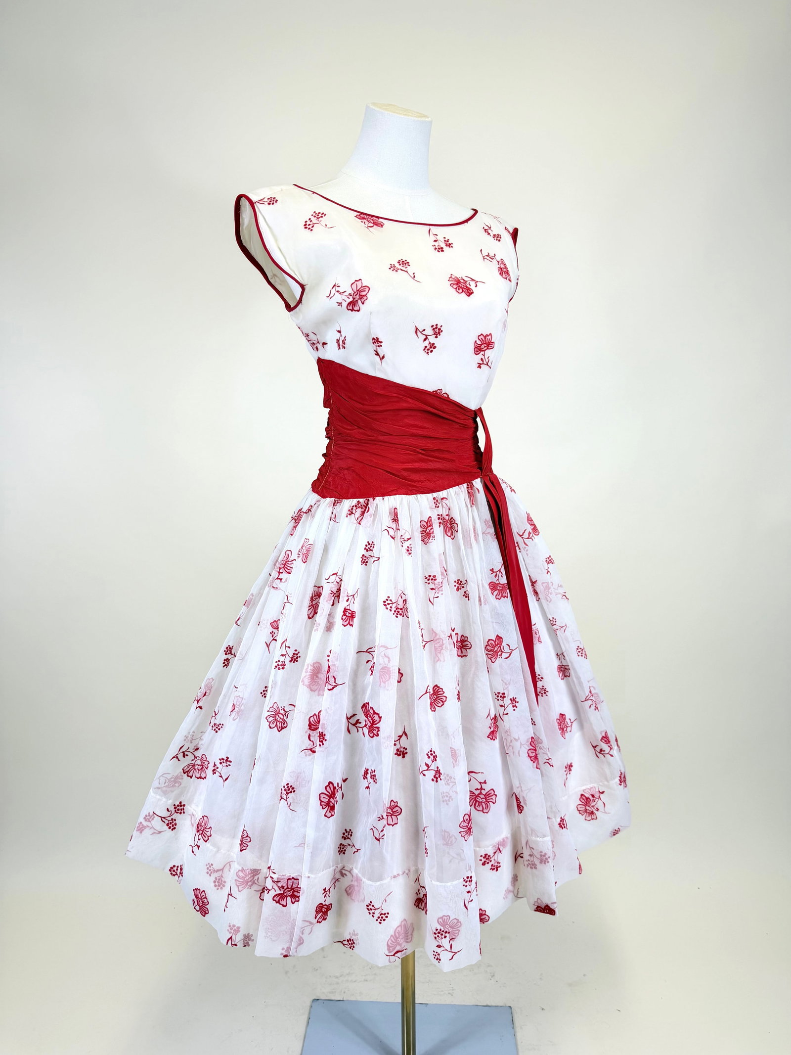 FLOCKED GAUZE & TAFFETA PARTY DRESS, 1950s: B 37", W 25", few small spot stains, good condition, see photos