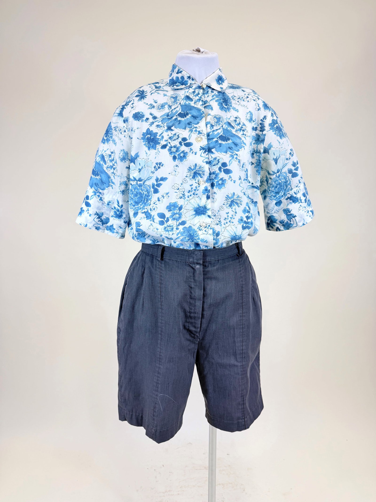 PRINTED SHIRT & BERMUDA SHORTS, 1960s-1970s: B/W 40", shorts W 27", L 19.5", spot staining, wear spot shorts cuff, see photos
