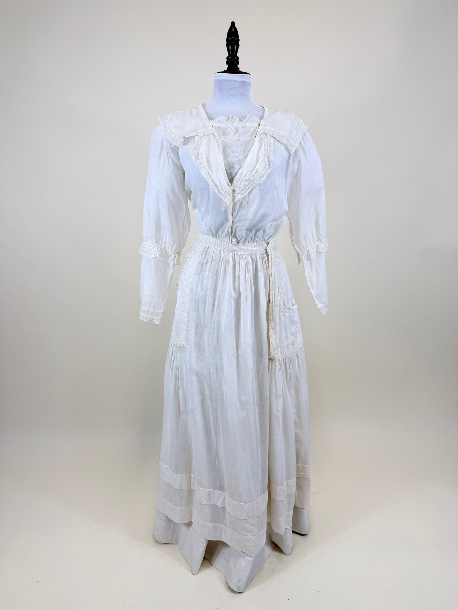 ANTIQUE COTTON MULL LINGERIE DRESS, c. 1914 (1 of 12)